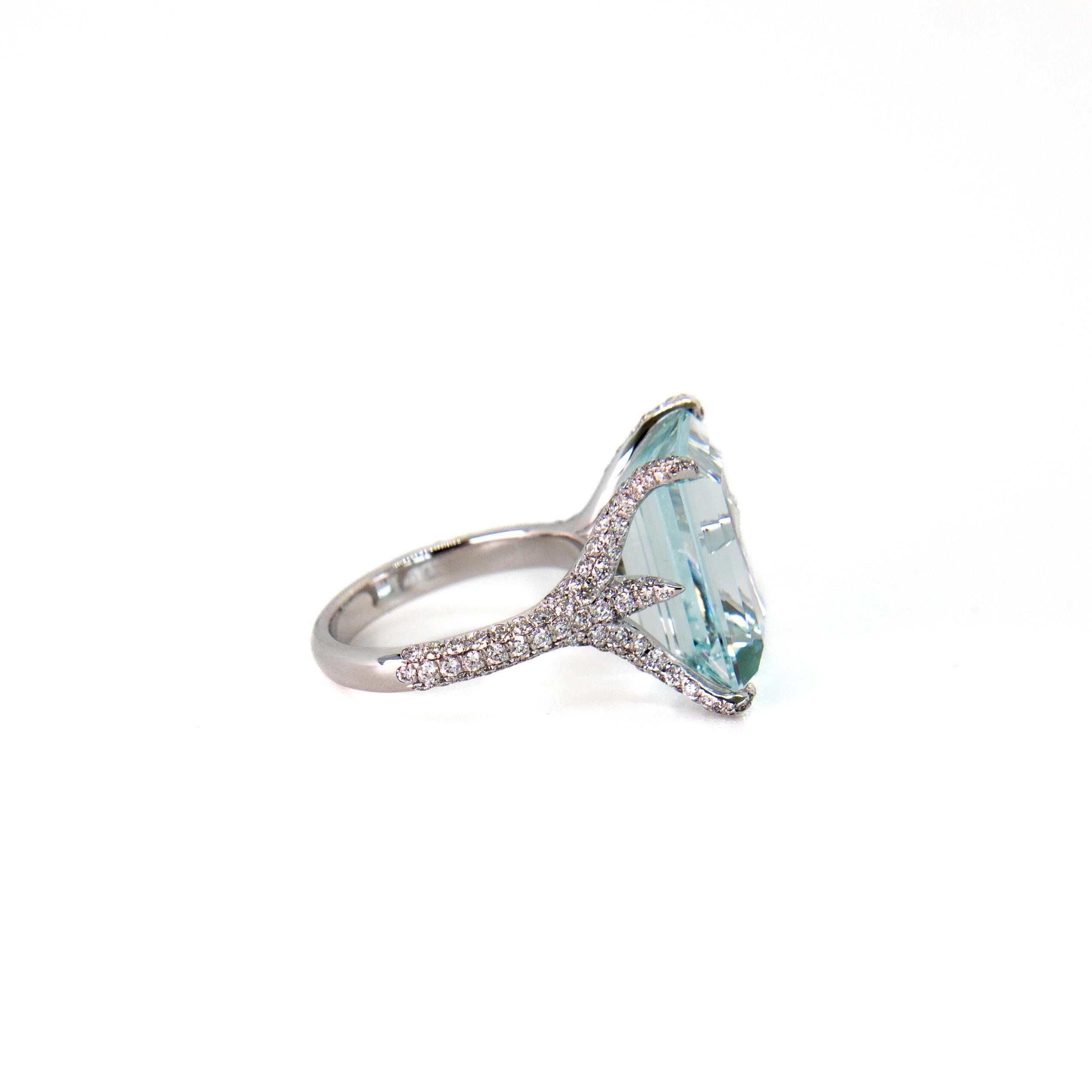 11.23 Carat Aquamarine and Diamond Micropave Claws Platinum Ring For Sale 3