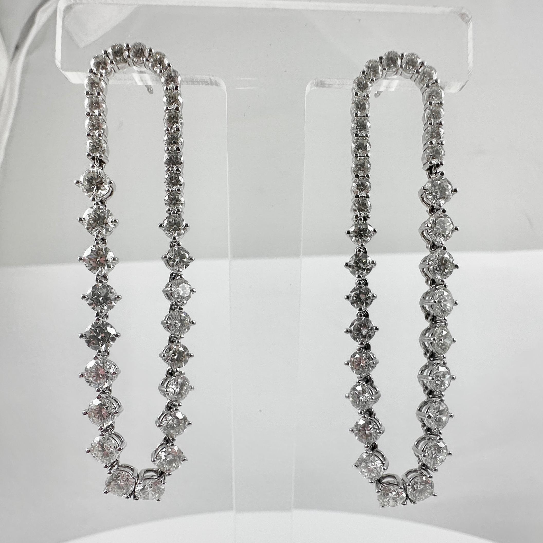 11,25 Karat Diamant-Tropfenohrringe aus 18 Karat Weißgold im Angebot 1