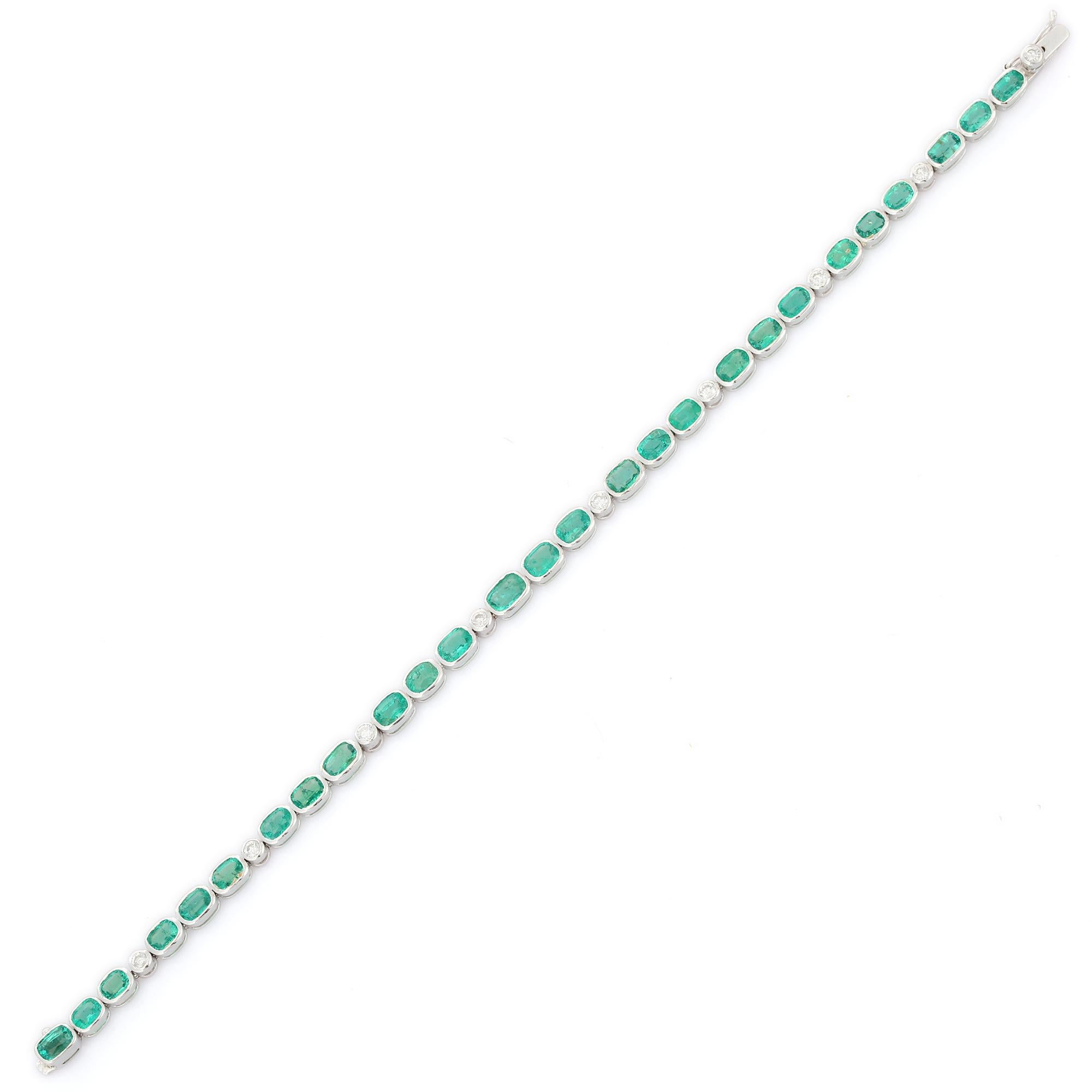 11.25 Carat Emerald and Diamond Cushion Cut Bracelet in 18K Solid White Gold For Sale 2