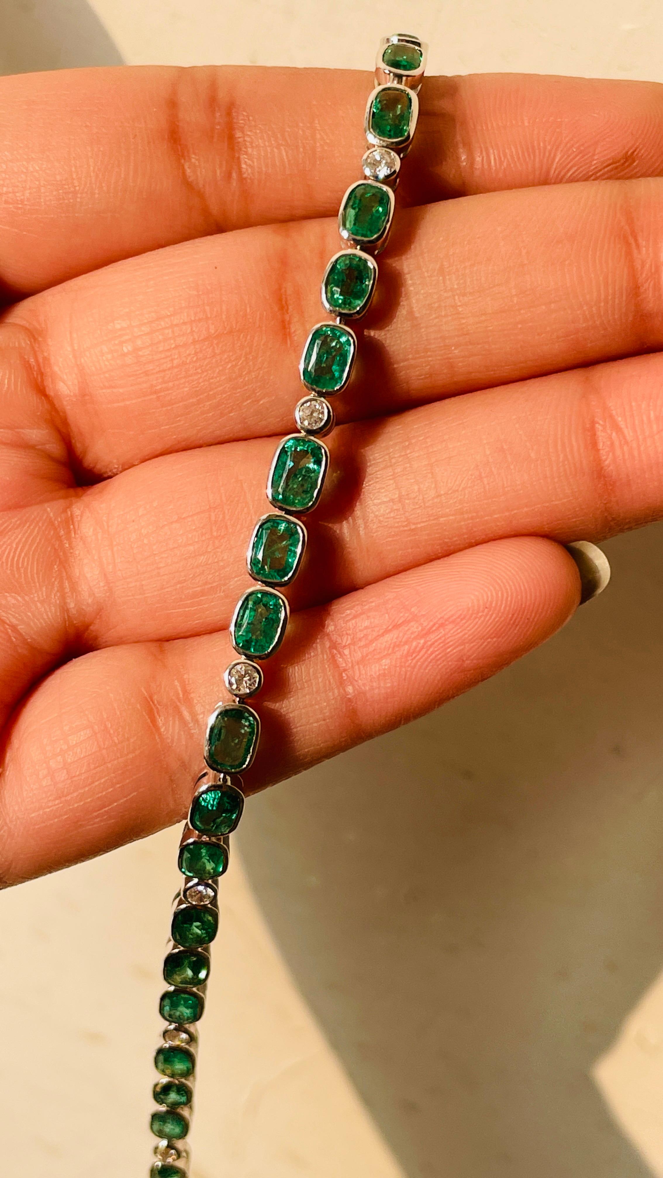 11.25 Carat Emerald and Diamond Cushion Cut Bracelet in 18K Solid White Gold  For Sale 7