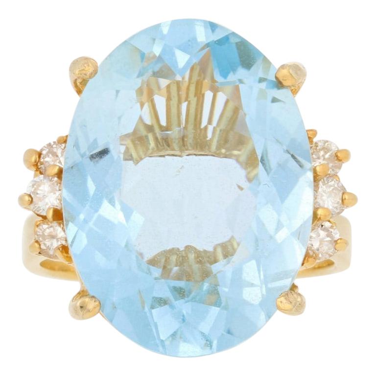 11.25 Carat Oval Cut Aquamarine and Diamond Ring, 14 Karat Yellow Gold Women's