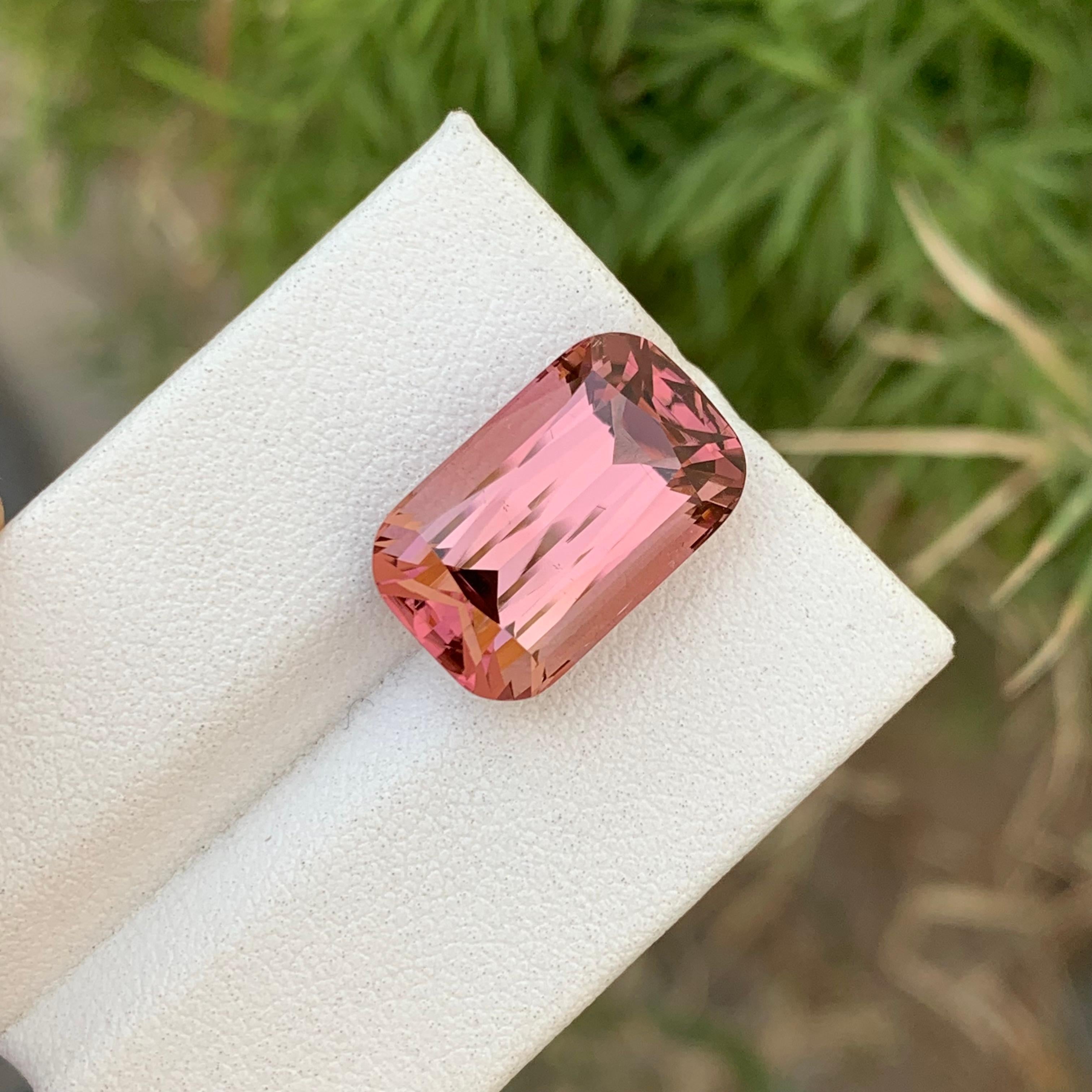 11.25 Carats Natural Peach Pink Loose Tourmaline Cushion Shape Gemstone (pierre précieuse en forme de coussin)  en vente 7