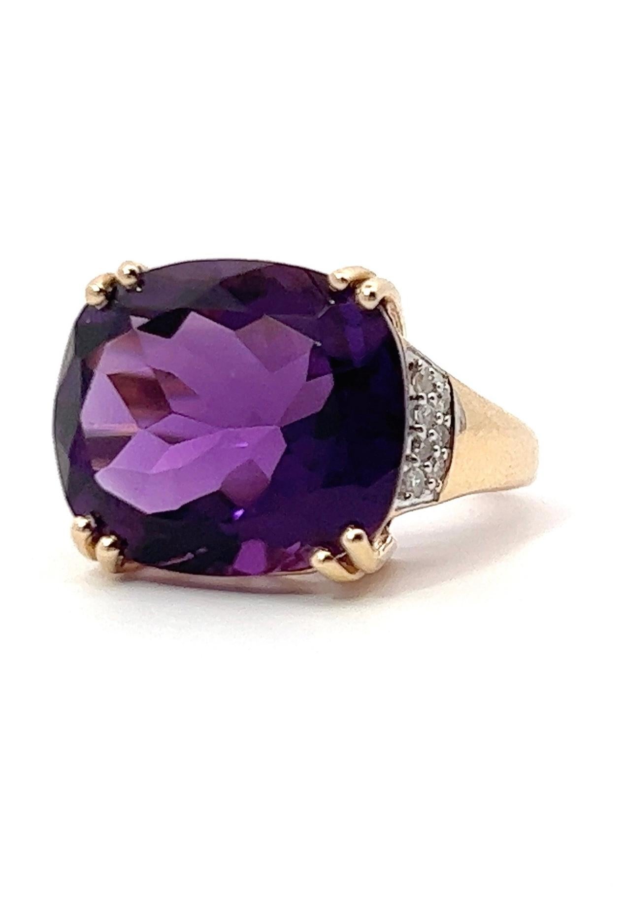 If there's one piece of jewellery born out of a rebellion, it would be the cocktail ring. These bold, statement-making pieces first came into the spotlight in the 1920s.

Designed to be the ultimate cocktail ring with intricate filigree work and