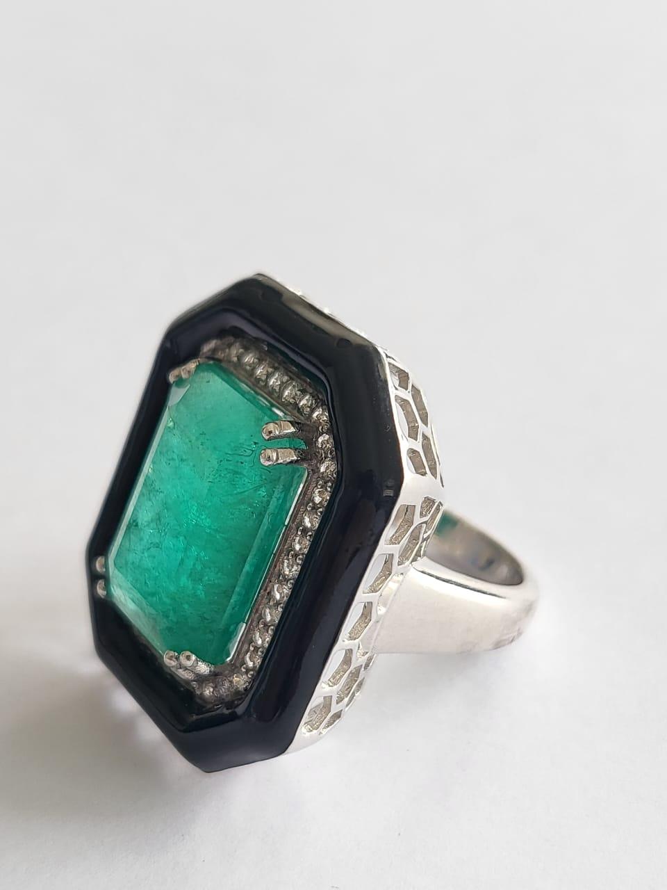 Emerald Cut 11.26 Carats, Natural Zambian Emerald, Black Enamel & Diamonds Cocktail Ring For Sale