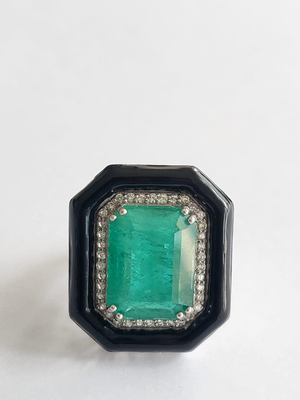 11.26 Carats, Natural Zambian Emerald, Black Enamel & Diamonds Cocktail Ring In New Condition For Sale In Hong Kong, HK