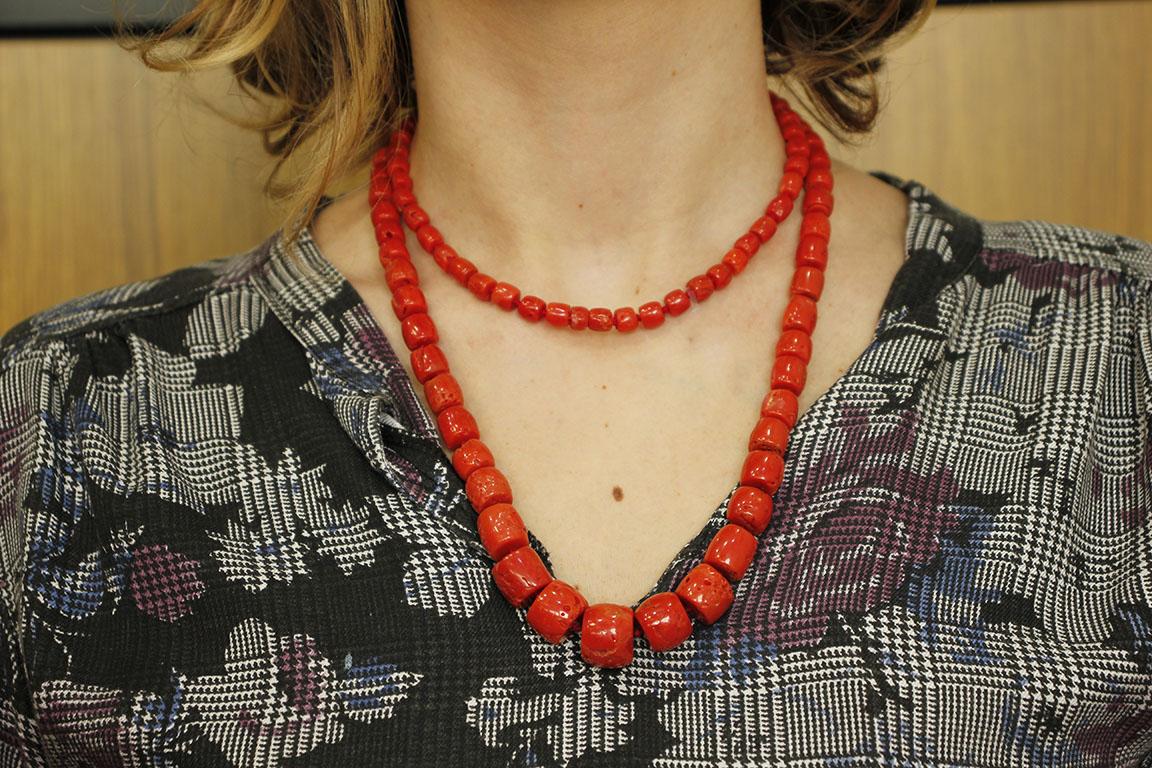 Mixed Cut 112.7 g Big Red Coral Beaded Long Necklace