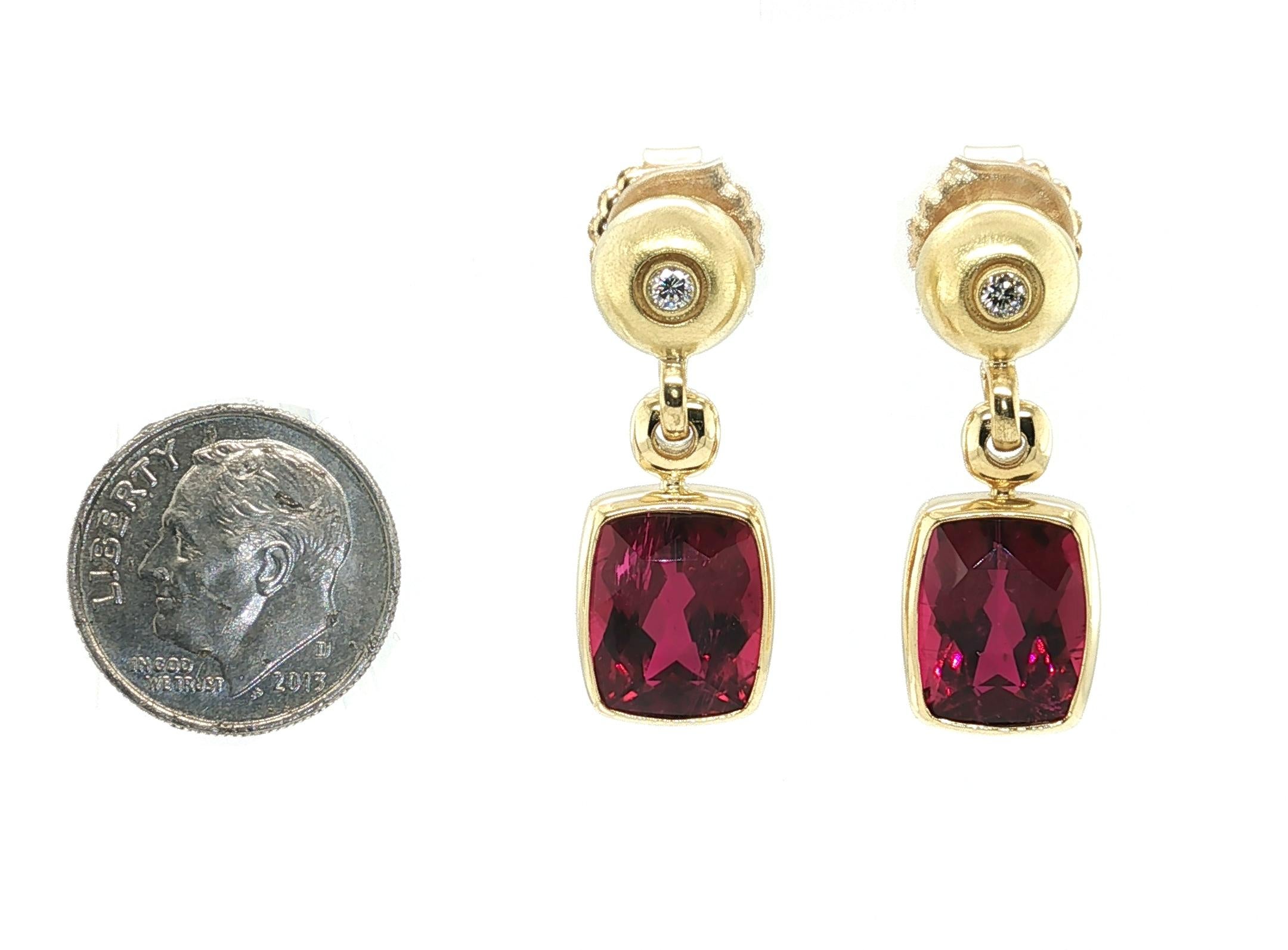 11.28 Carat Total Cushion Rubellite Tourmaline and Diamond Drop Earrings (Kissenschliff) im Angebot