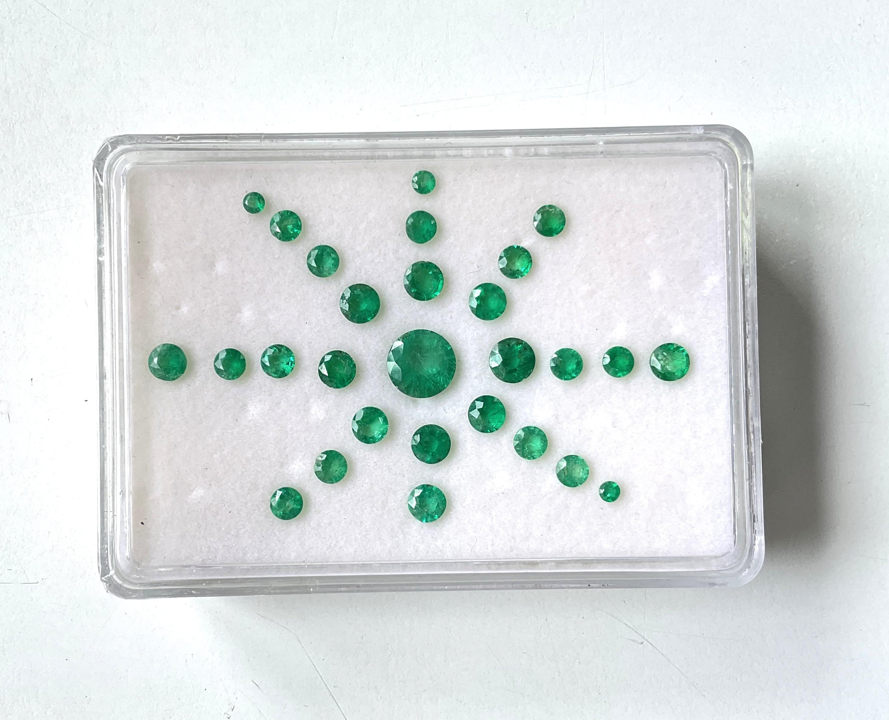 Gemstone - Emerald 
Weight - 11.28 carats
Shape - Round
Size - 3 To 8 MM 
Quantity - 28 Piece