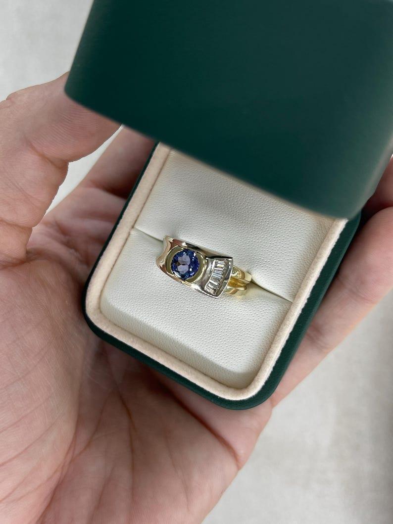 1.12ct 14K Tanzanite & Diamond Geometric Two-Toned Gold Ring Round Cut 585 For Sale 4