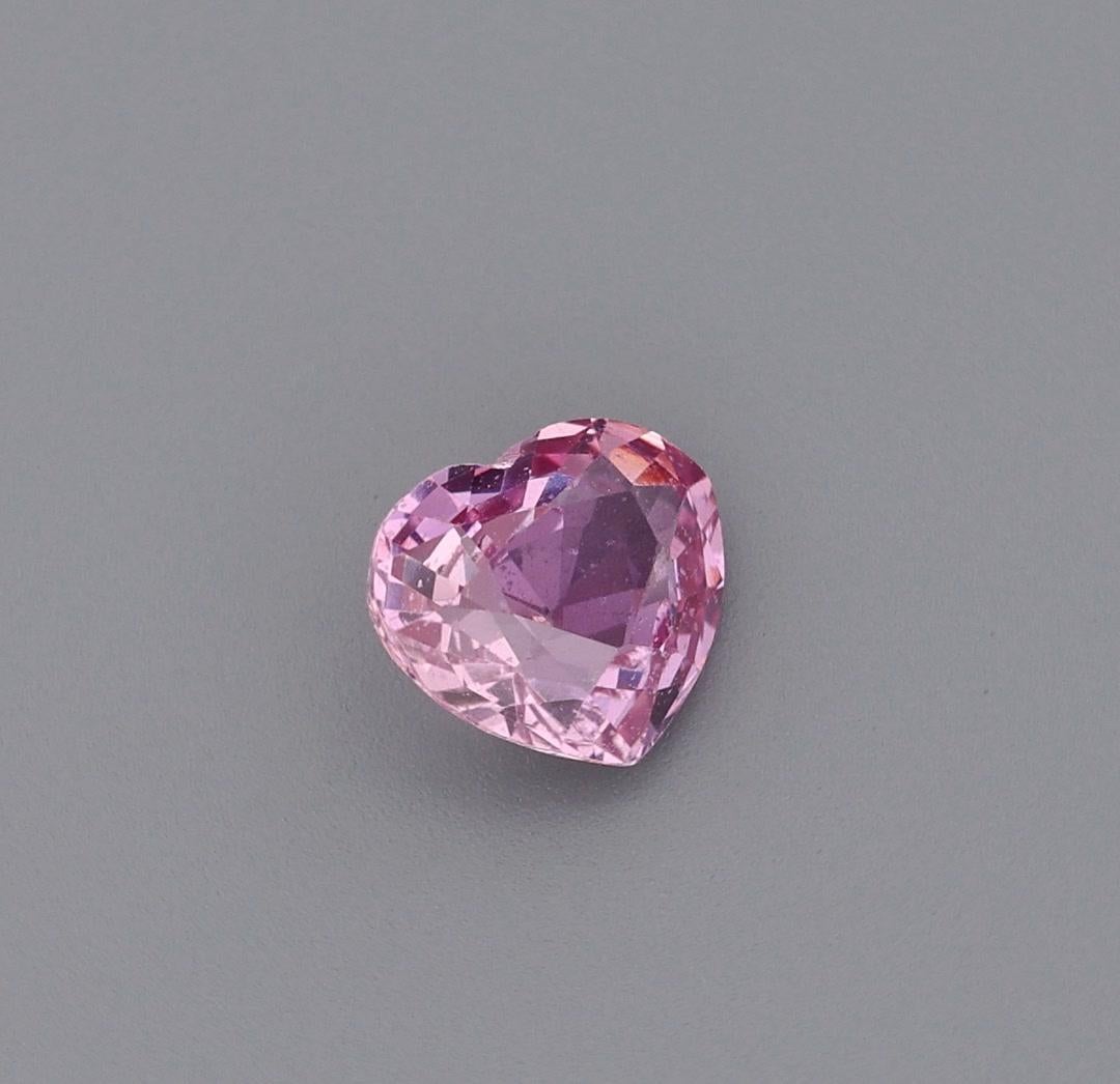 Certified 1.12ct Natural Vivid Pink Sapphire Unheated Gemstone Ring Gemstone For Sale 5