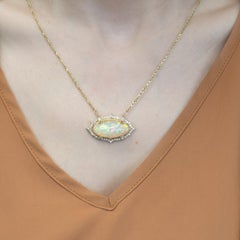 11.2Ct Opal Halskette Kette mit natürlichen Diamanten Akzente: Massiv 14K Gold