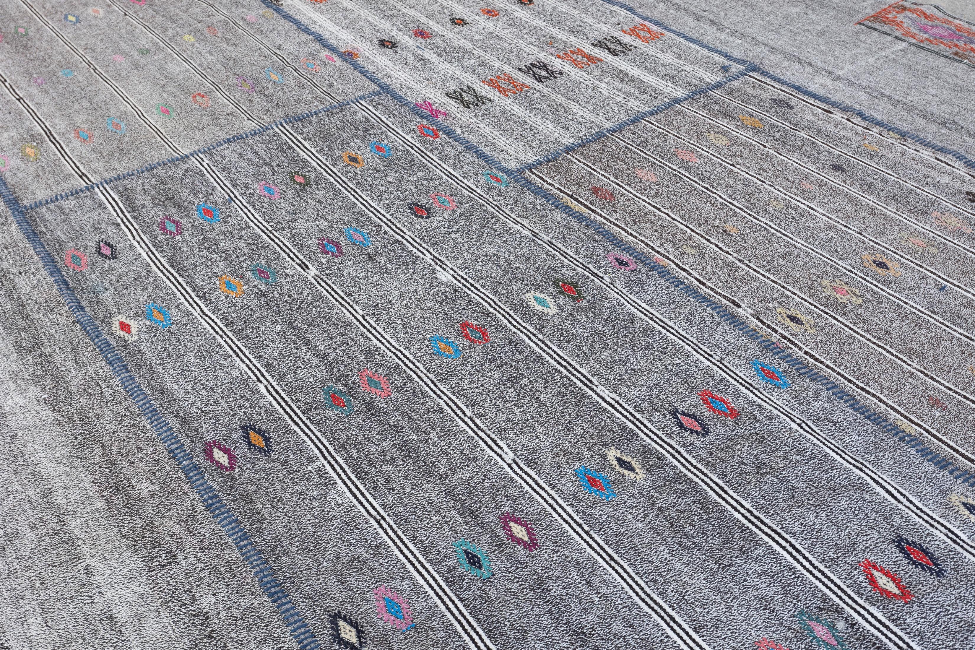 11.2x15.6 Ft Vintage Türkischer Kelim. Grauer Teppich aus Baumwolle und Ziegenhaar. Teppich in Übergröße im Angebot 4