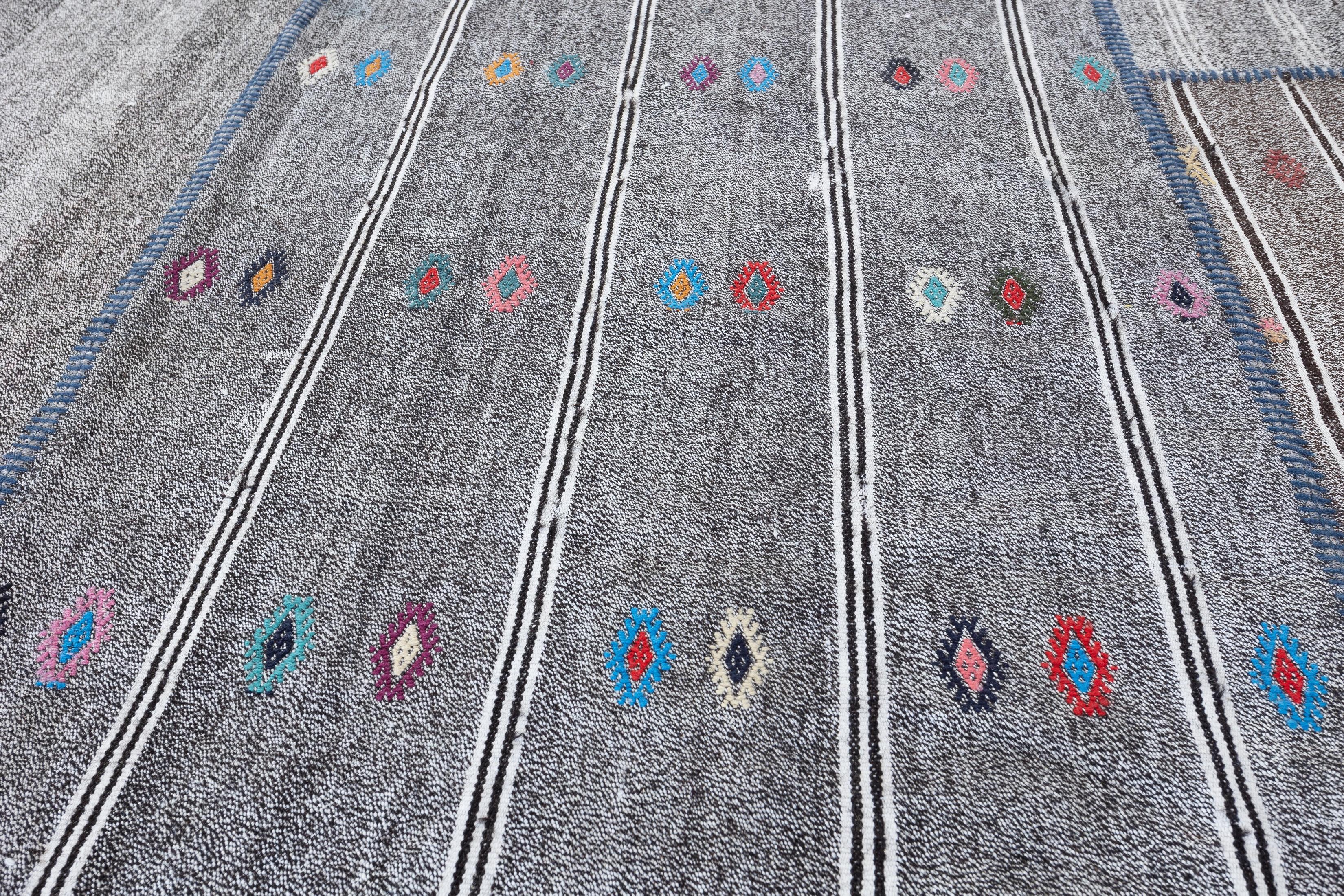 11.2x15.6 Ft Vintage Türkischer Kelim. Grauer Teppich aus Baumwolle und Ziegenhaar. Teppich in Übergröße (Handgewebt) im Angebot