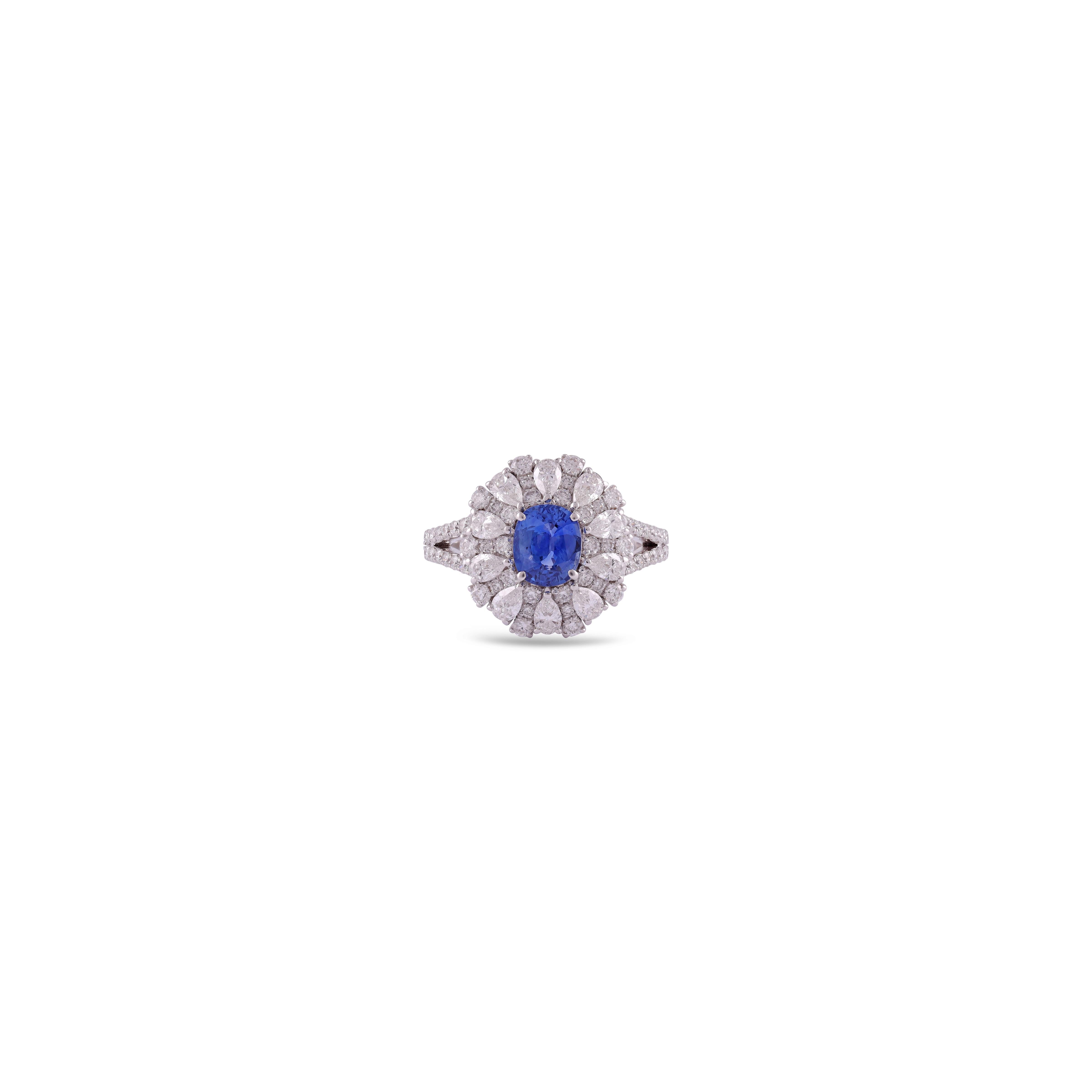 Saphir bleu - 1,13 carat
Diamant - 1,57 carats

Or blanc 18KT