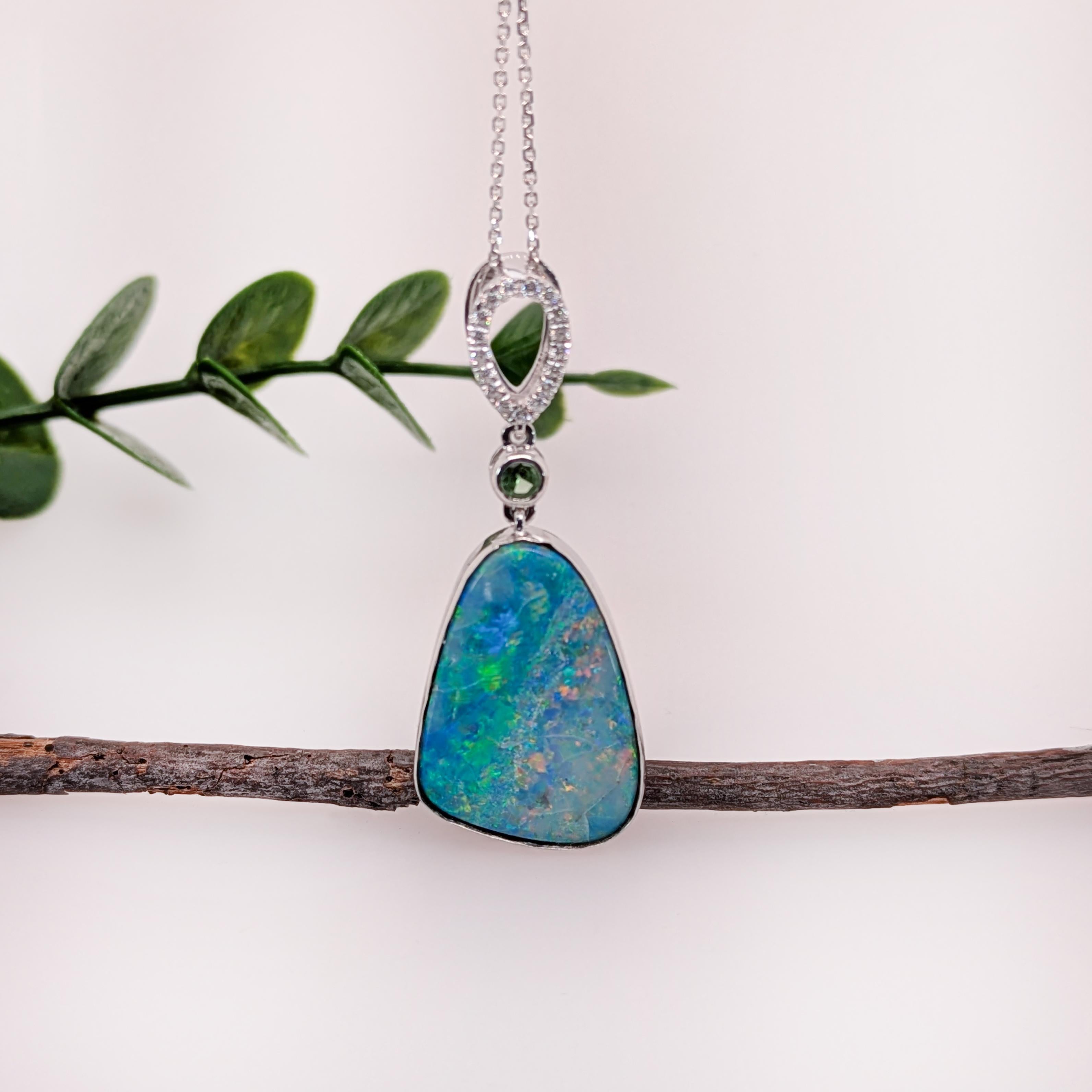 Art Déco 11.3 Carat Boulder Opal Pendant w Natural Diamonds In Solid 14K White Gold in vendita
