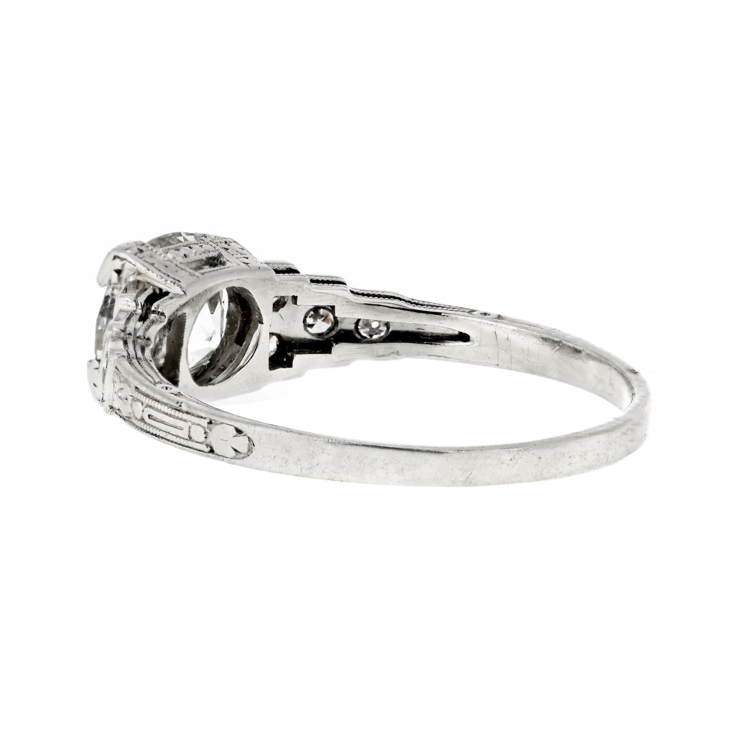 Women's 1.13 carat I/VS2 GIA Old European Cut Vintage Engagement Ring For Sale