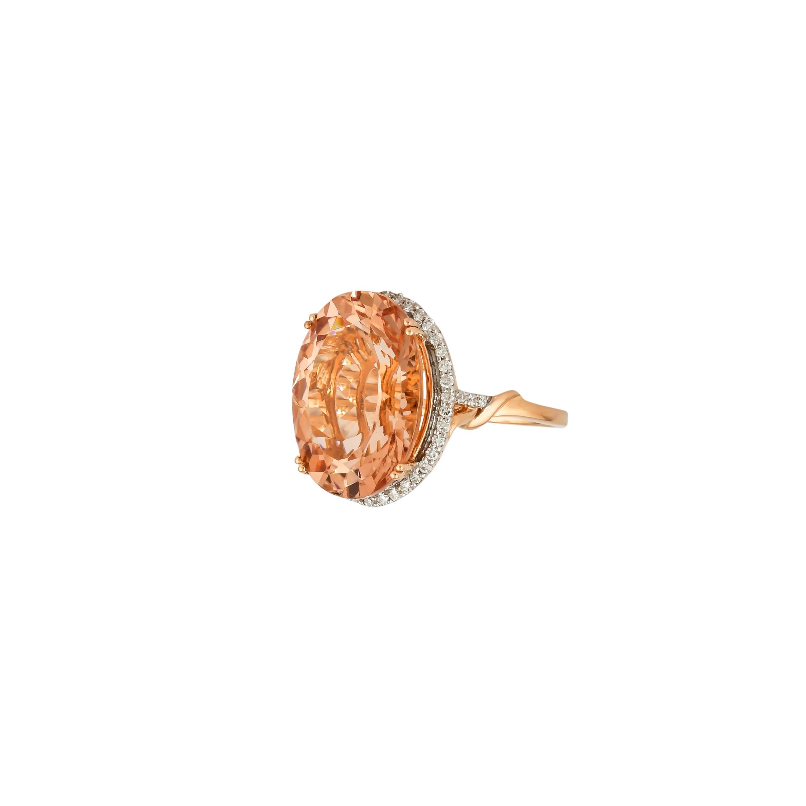 Contemporary 11.3 Carat Morganite and Diamond Ring in 18 Karat Rose Gold For Sale