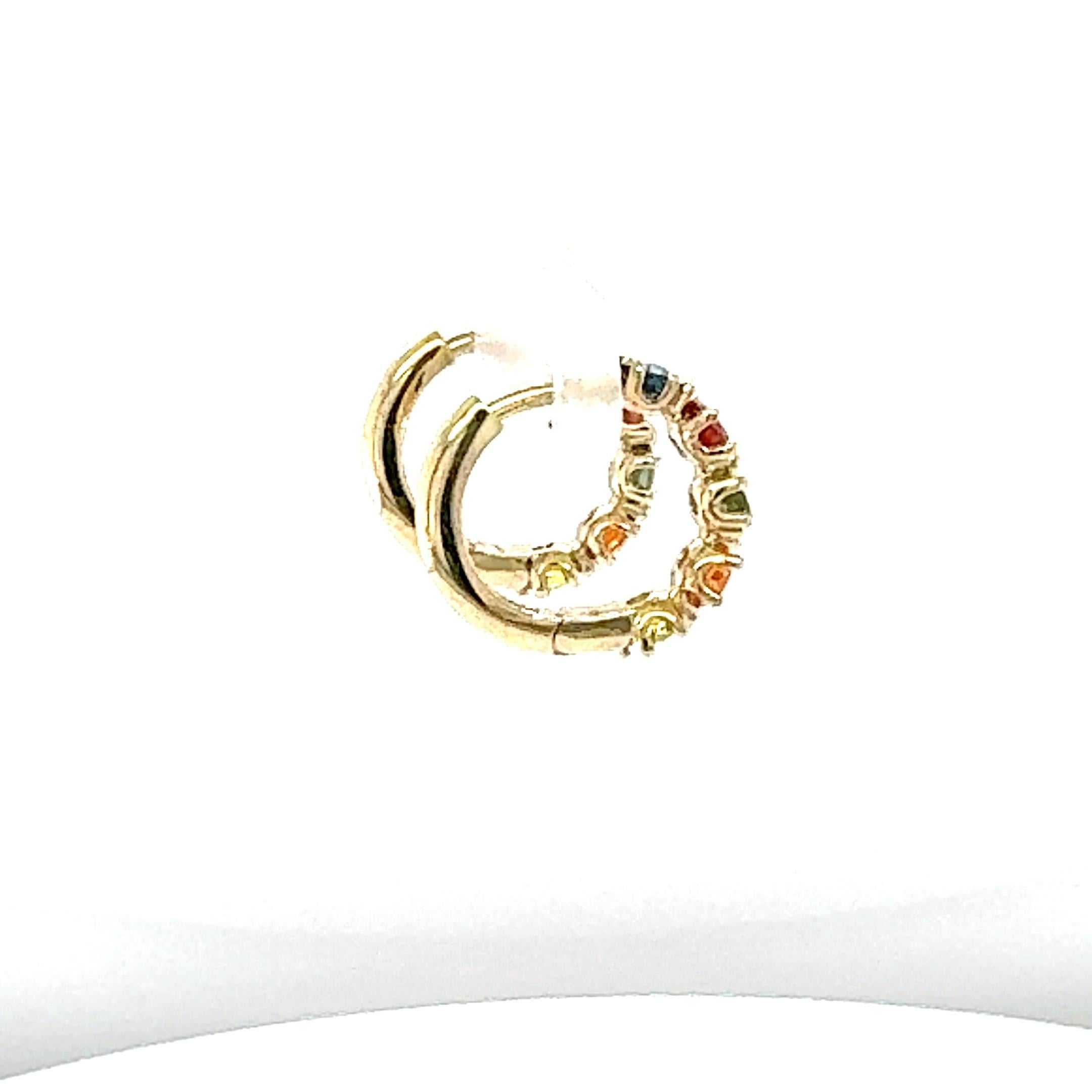 1.13 Carat Multicolor Sapphire Yellow Gold Huggy Earrings In New Condition For Sale In Los Angeles, CA