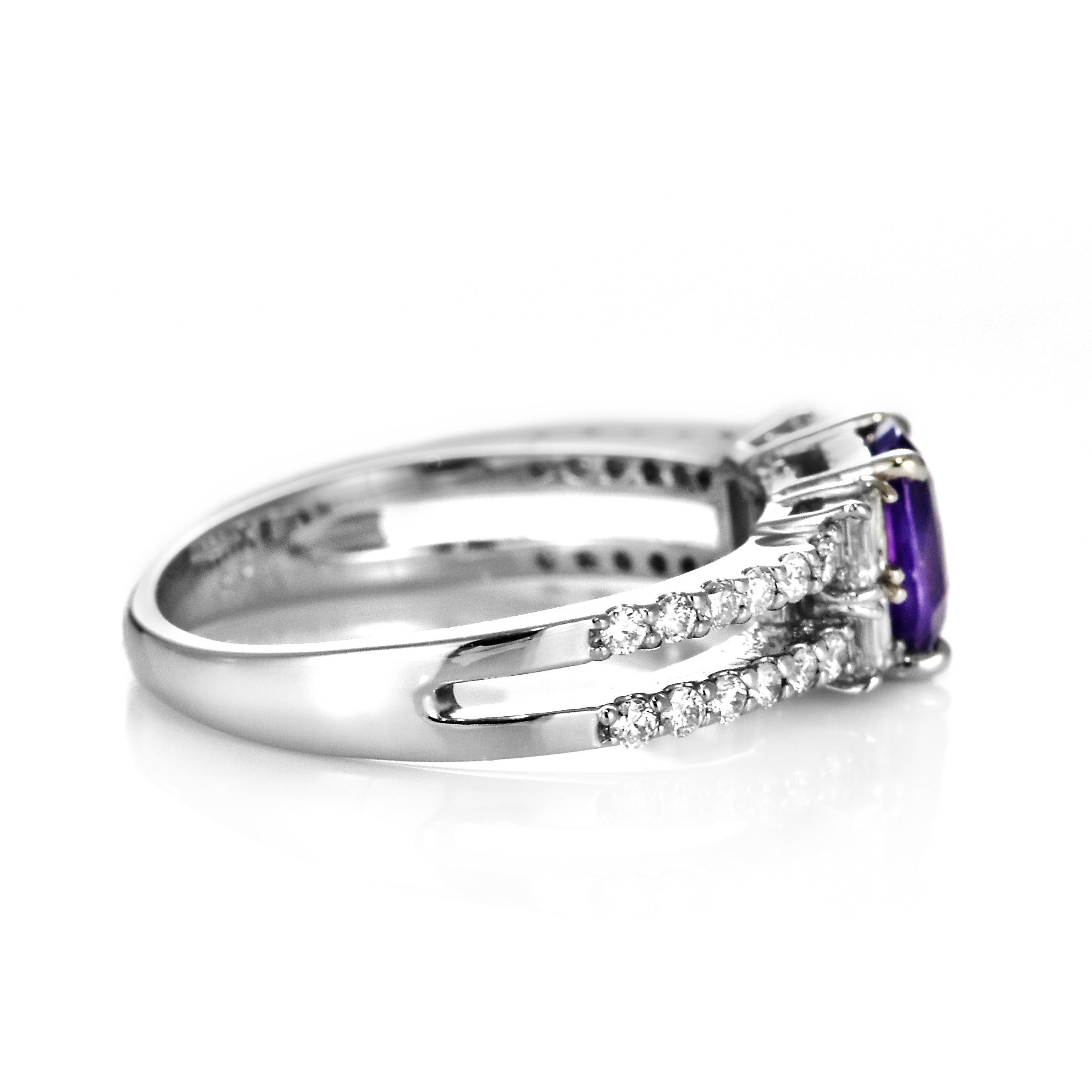 1.13 Carat Natural Unheated Purple Sapphire and Diamond Ring Made in Platinum For Sale 4