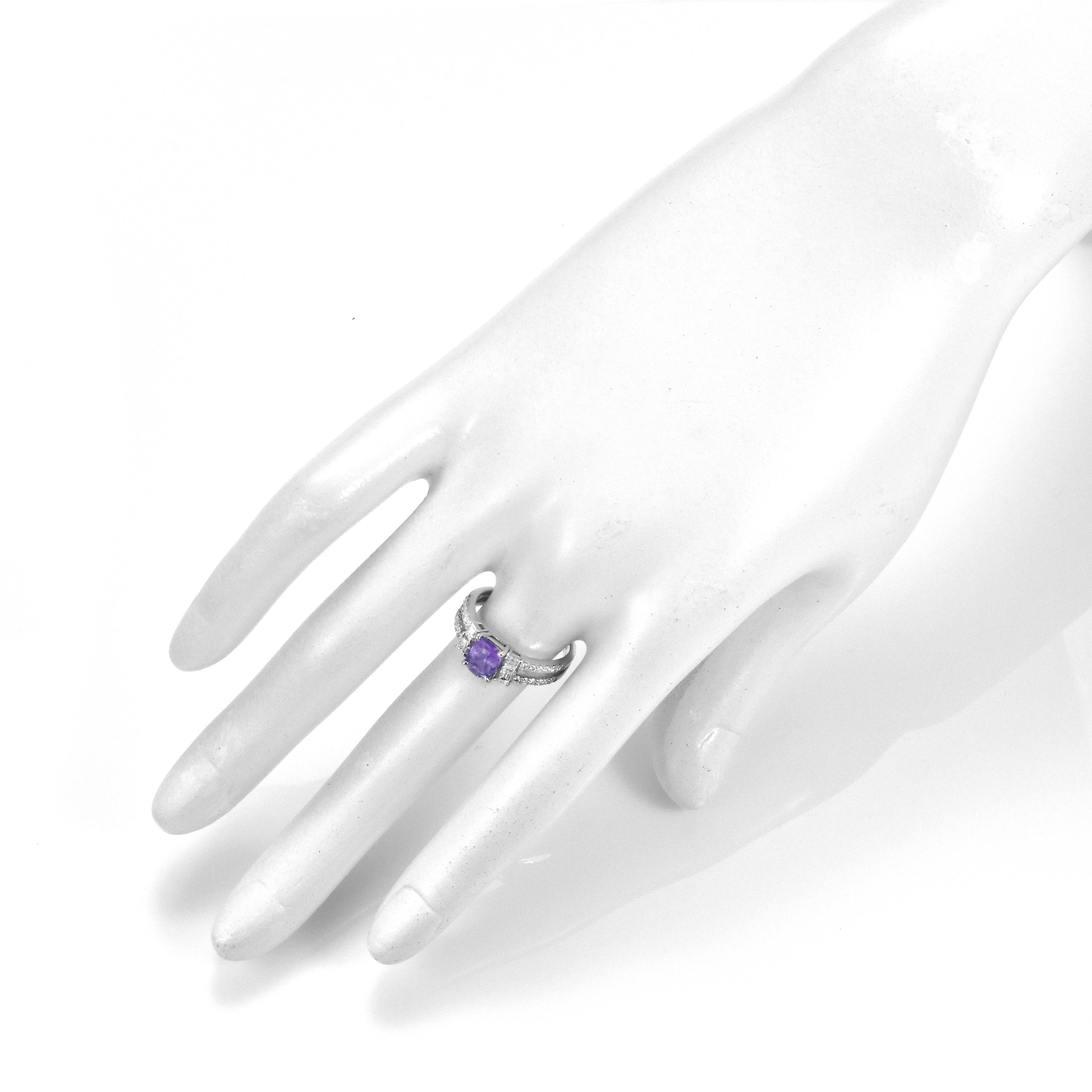 1.13 Carat Natural Unheated Purple Sapphire and Diamond Ring Made in Platinum In New Condition For Sale In Tokyo, JP