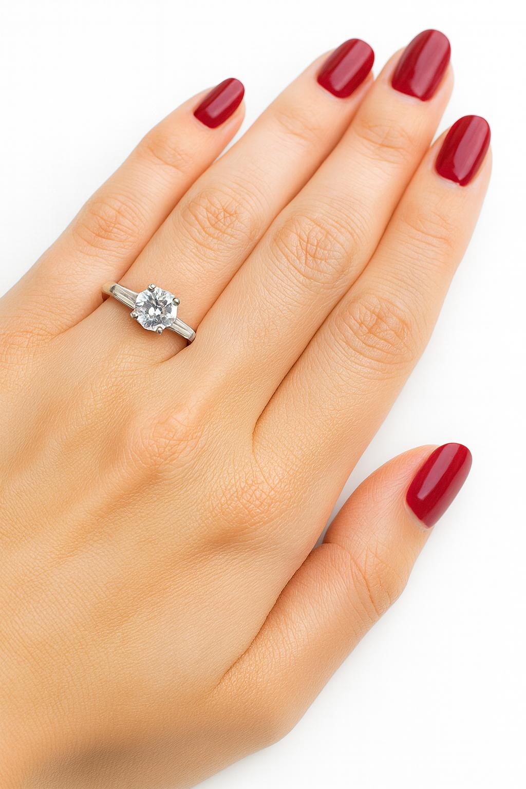 Taille vieille Europe Bague de fiançailles en platine avec diamant de taille européenne 1,13 carat en vente