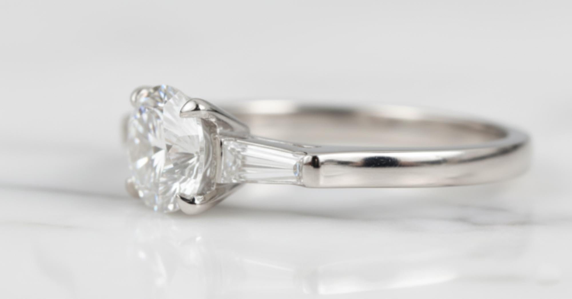 Taille vieille Europe Bague de fiançailles en platine avec diamant de taille européenne 1,13 carat en vente