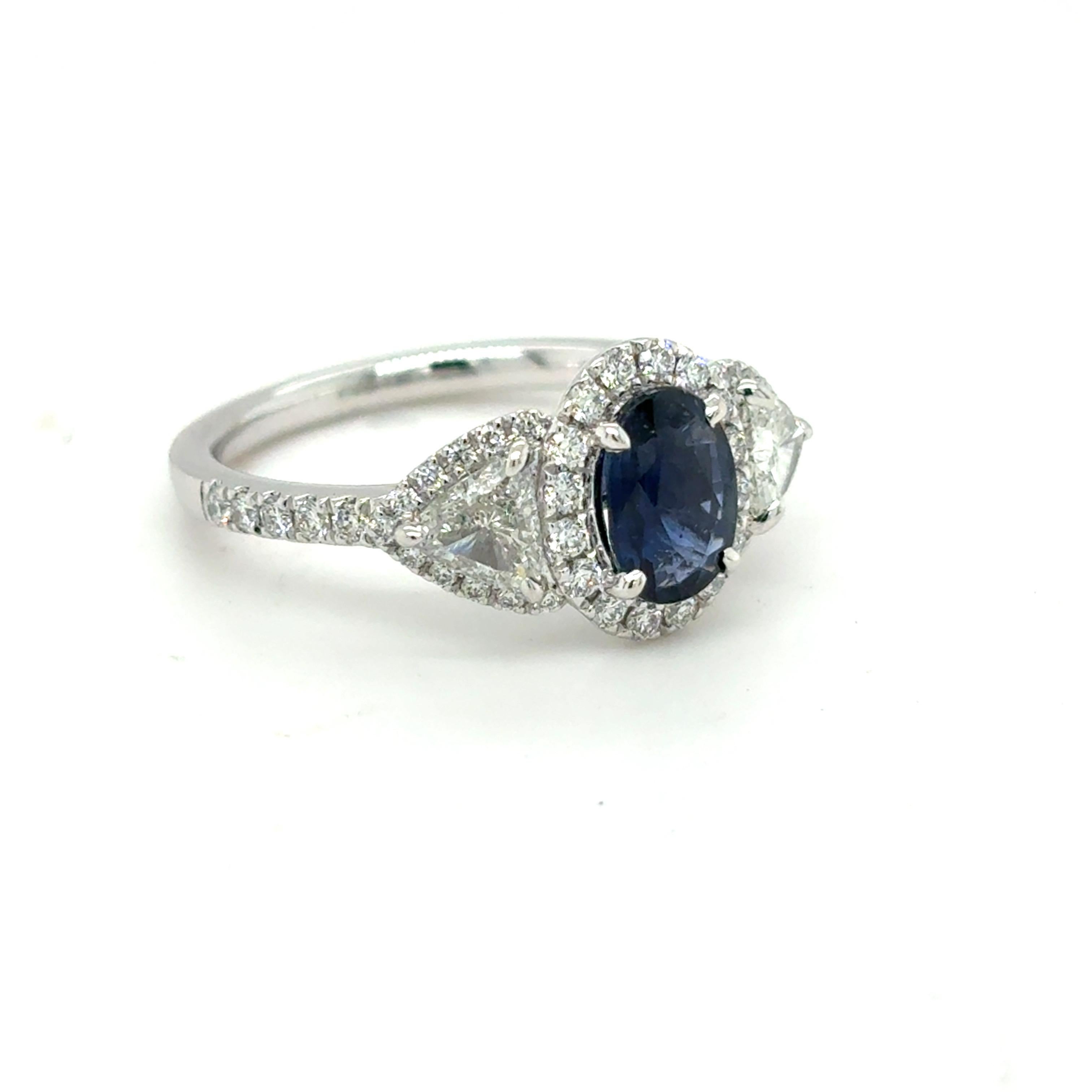 1.13 Carat Oval Cut Blue Sapphire Diamond Platinum Ring In New Condition For Sale In Trumbull, CT