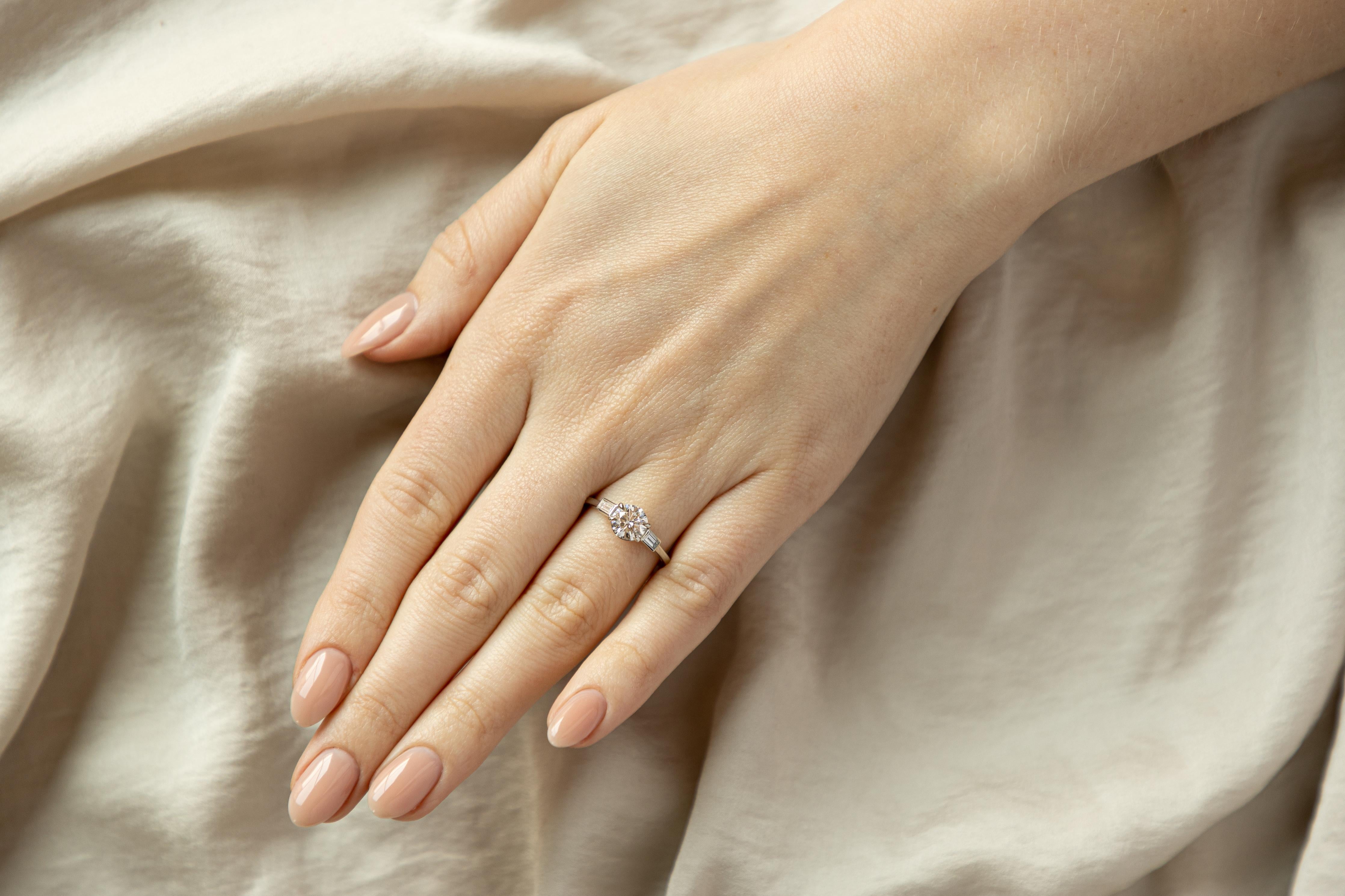 1.13 Carat Round Brilliant Diamond & Baguette Diamond Accent Engagement Ring In New Condition For Sale In Cape May, NJ