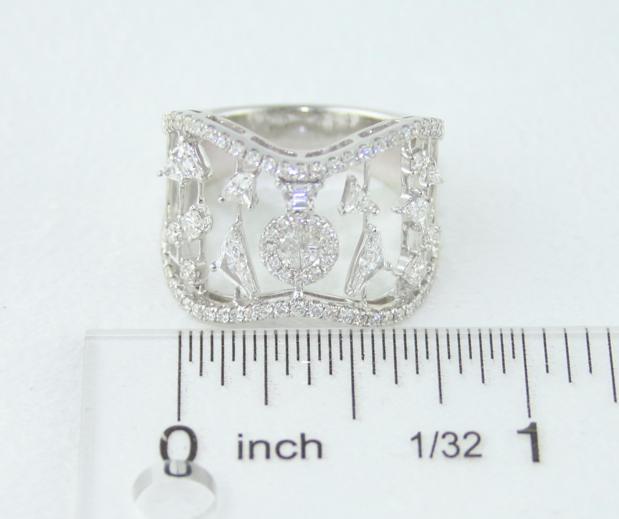 1.13 Carat Geometric Diamonds on Bars Gold Ring For Sale 1