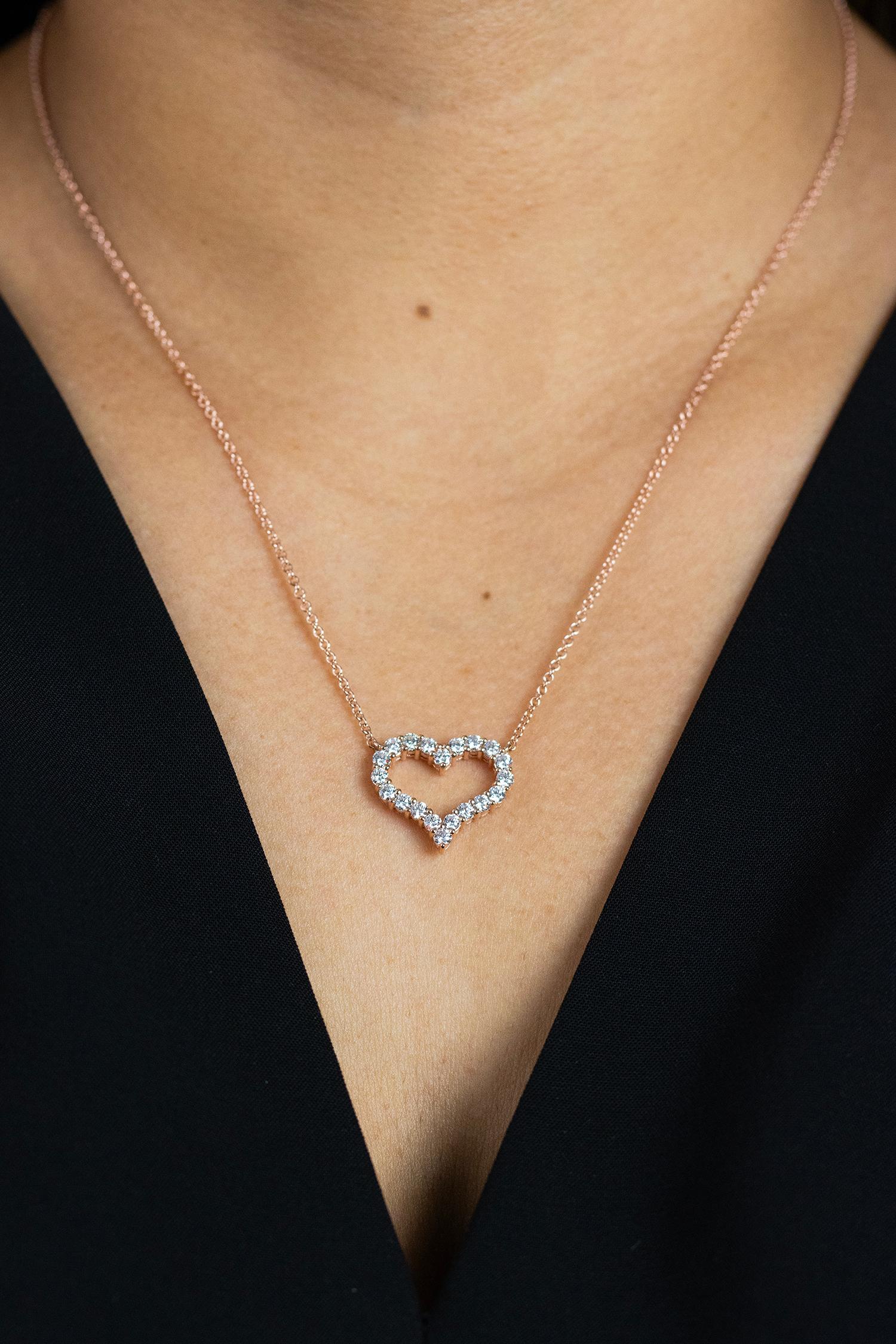 Women's or Men's 1.13 Carats Total Brilliant Round Diamond Open-Work Heart Pendant Necklace For Sale