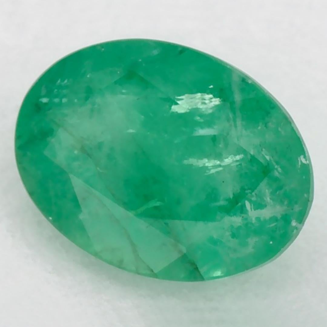 Mit seinem leuchtenden grünen Farbton ist der Geburtsstein für den Mai ein Symbol für neues Wachstum im Frühling. 

Entdecken Sie die lebendige Kollektion von Smaragden, Rubinen und Saphiren in unserem Geschäft, die als lose Edelsteine erhältlich