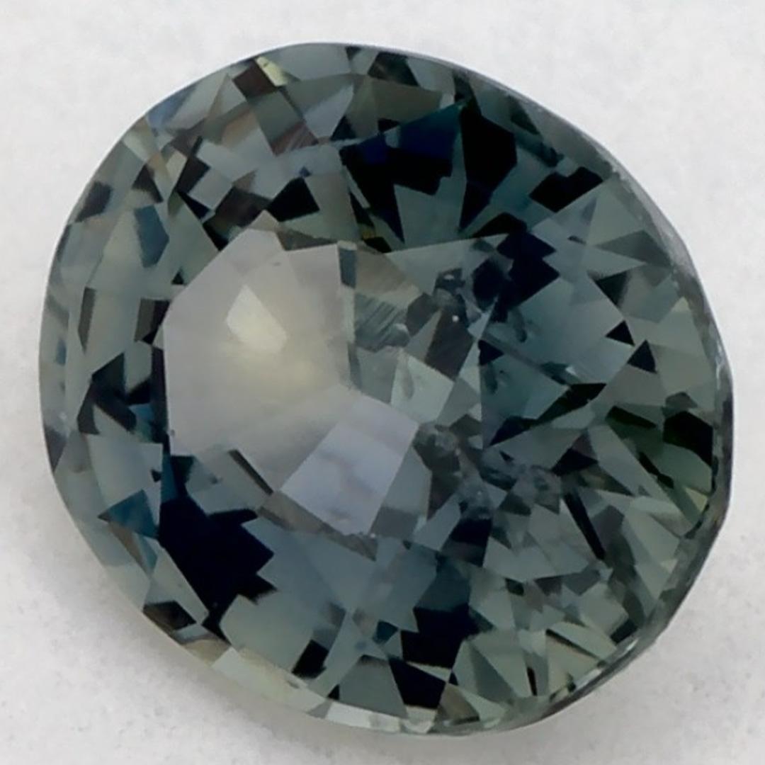 Ce saphir vert naturel offre élégance et sophistication. Avec sa riche saturation de couleurs et sa coupe précise, il constitue la pièce maîtresse parfaite pour une bague de fiançailles ou une conception de bijoux de luxe.

Ce saphir provient du Sri
