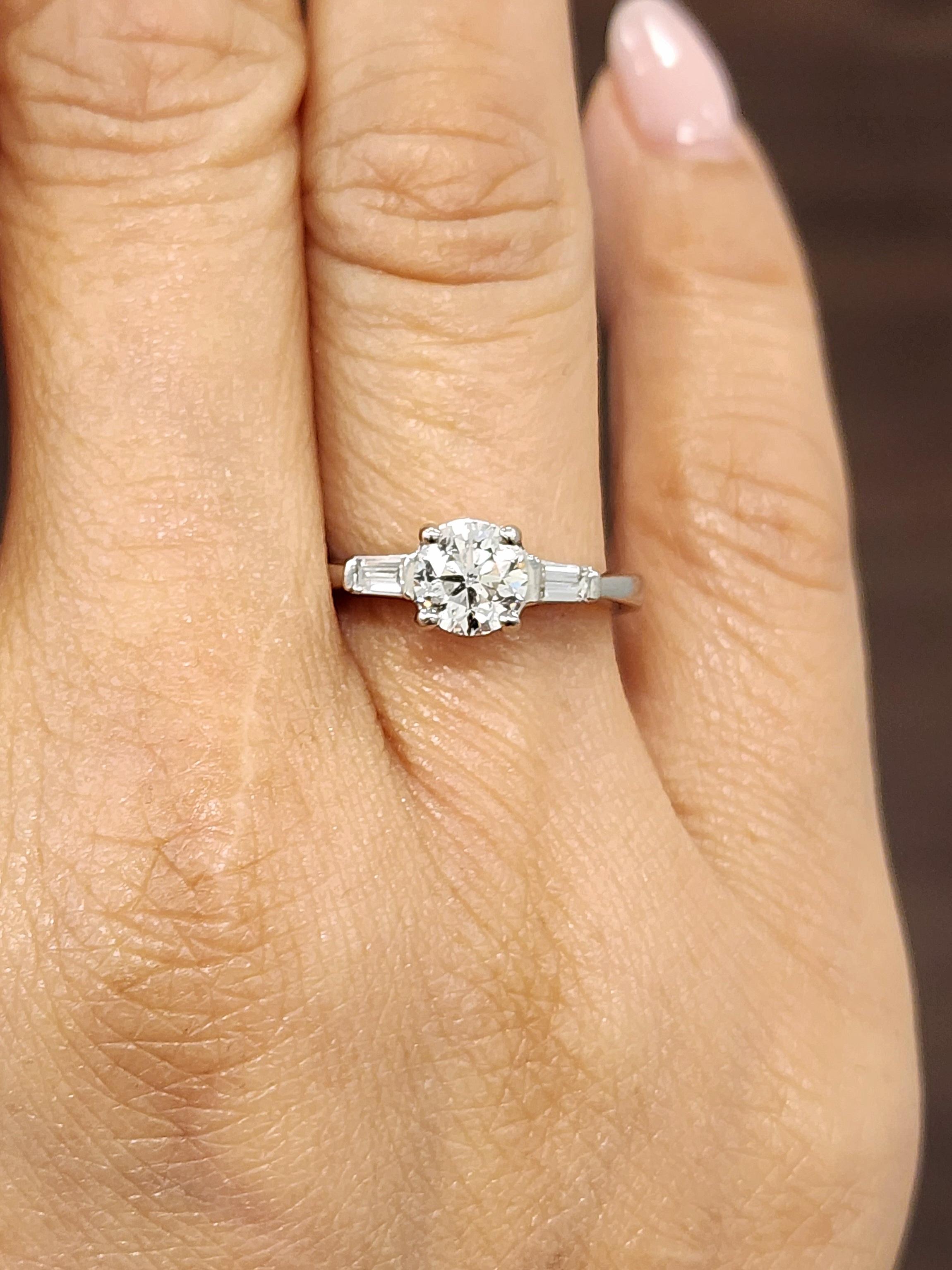 1.13 ct Platinum Diamond Ring In New Condition For Sale In Chicago, IL