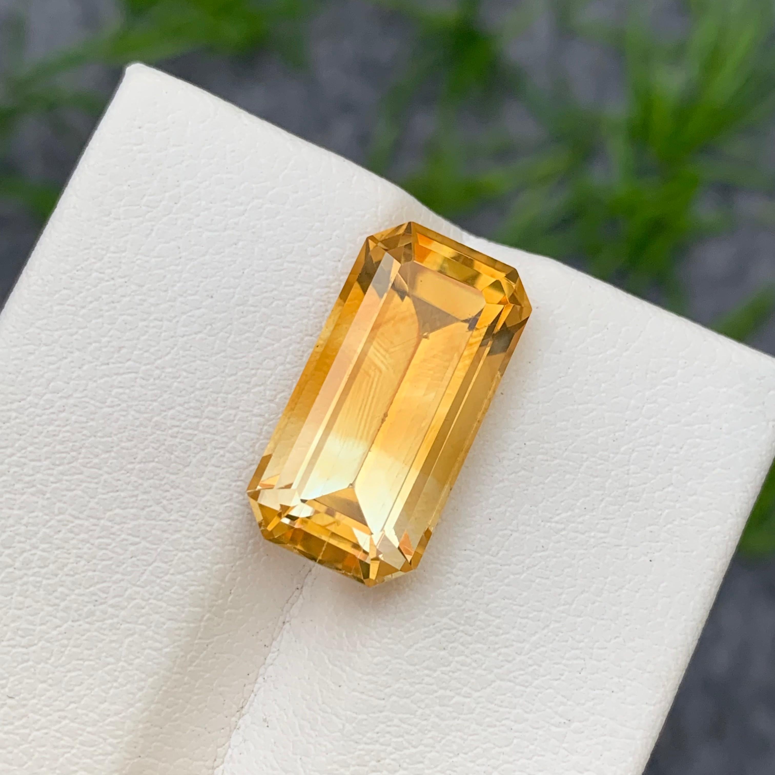 11.30 Carat Natural Loose Bicolor Yellow Citrine Emerald Cut For Pendant Jewelry For Sale 2