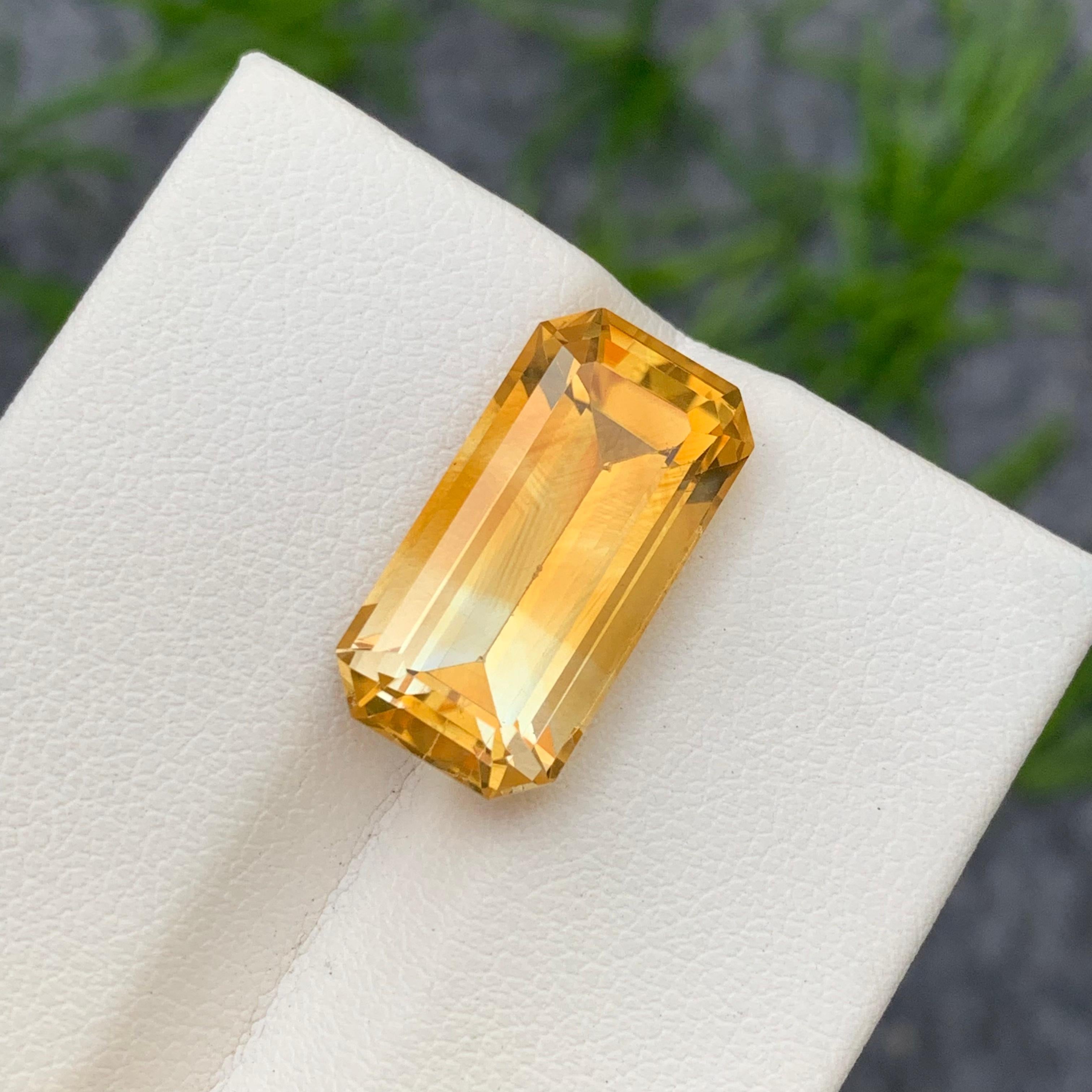 11.30 Carat Natural Loose Bicolor Yellow Citrine Emerald Cut For Pendant Jewelry For Sale 4