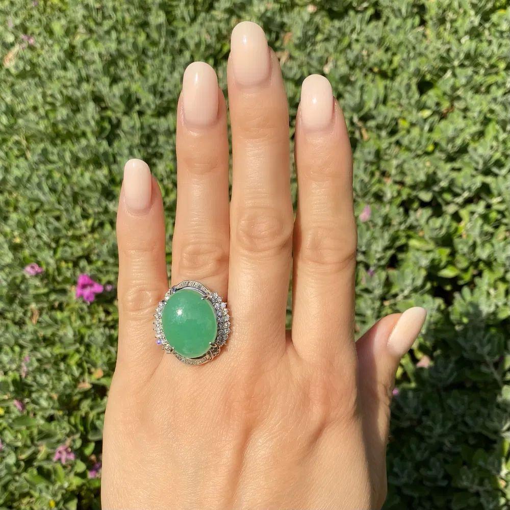 Moderniste 11.30 Carat Oval Jade Jadeite GIA et Diamond Platinum Vintage Statement Ring en vente