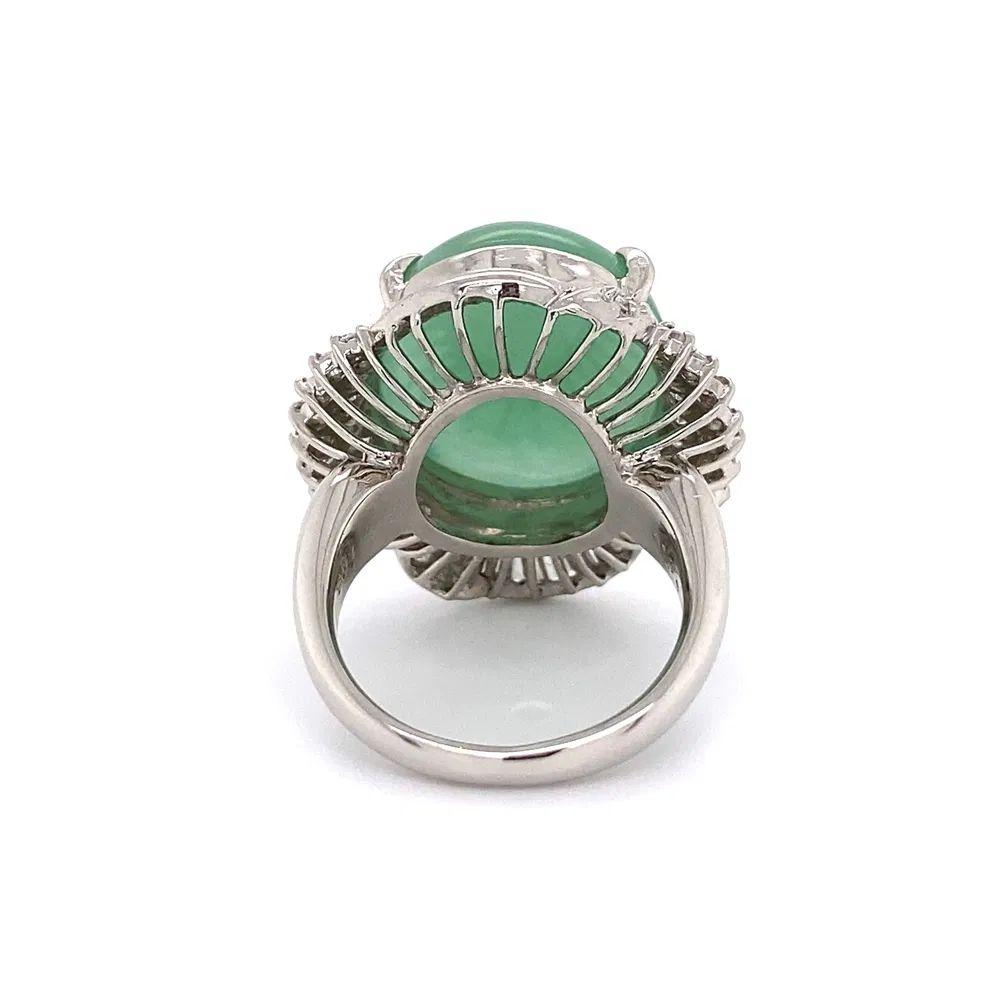 11.30 Carat Oval Jade Jadeite GIA et Diamond Platinum Vintage Statement Ring Excellent état - En vente à Montreal, QC
