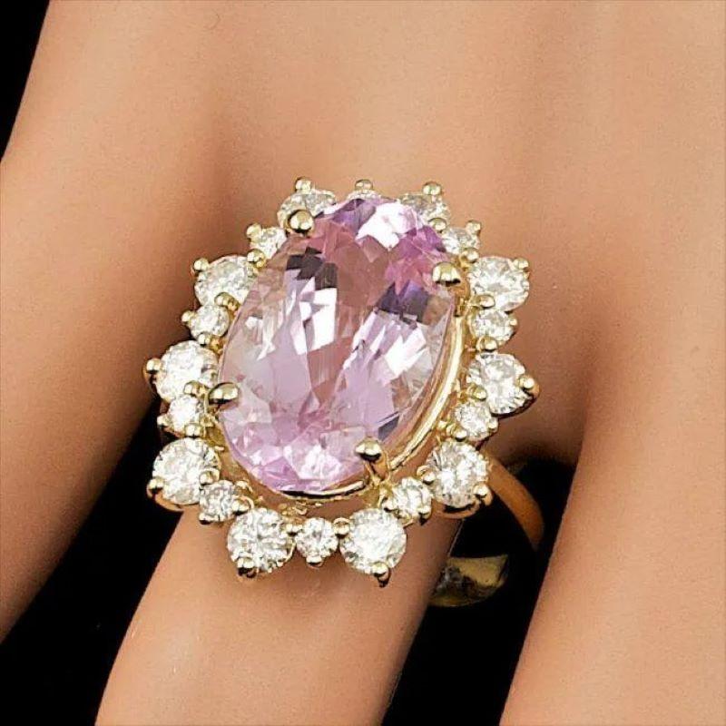 Mixed Cut 11.30 Carats Natural Kunzite and Diamond 14K Solid Yellow Gold Ring For Sale