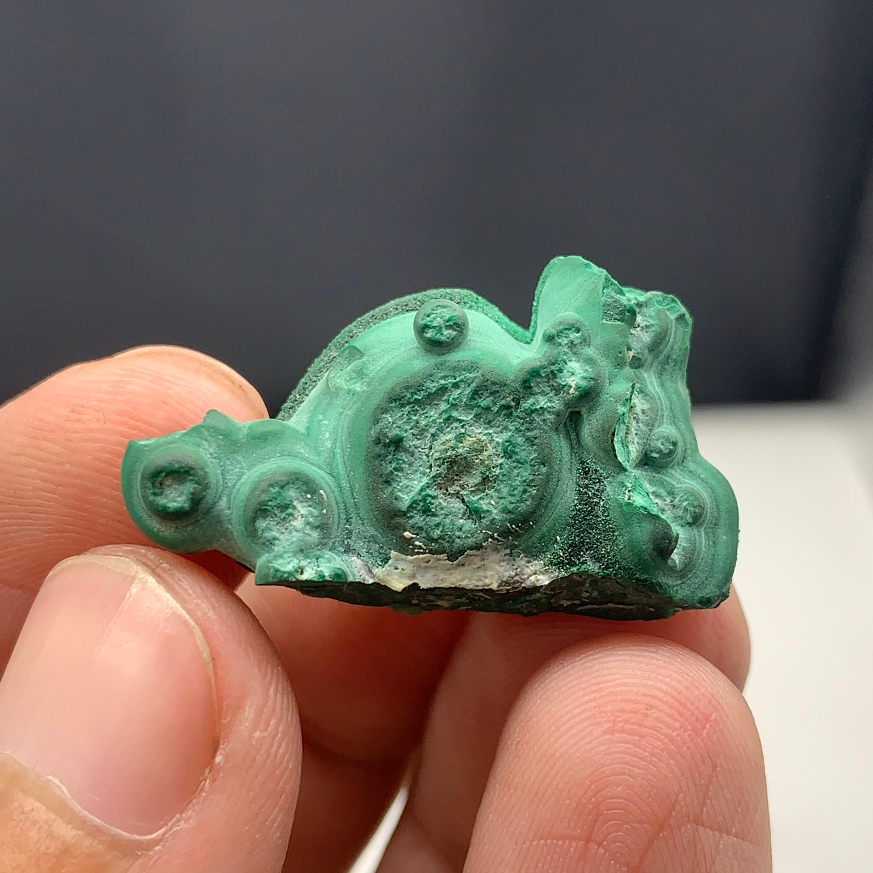 11.30 Gram Adorable Malachite Specimen From Guangdong, China  For Sale 4