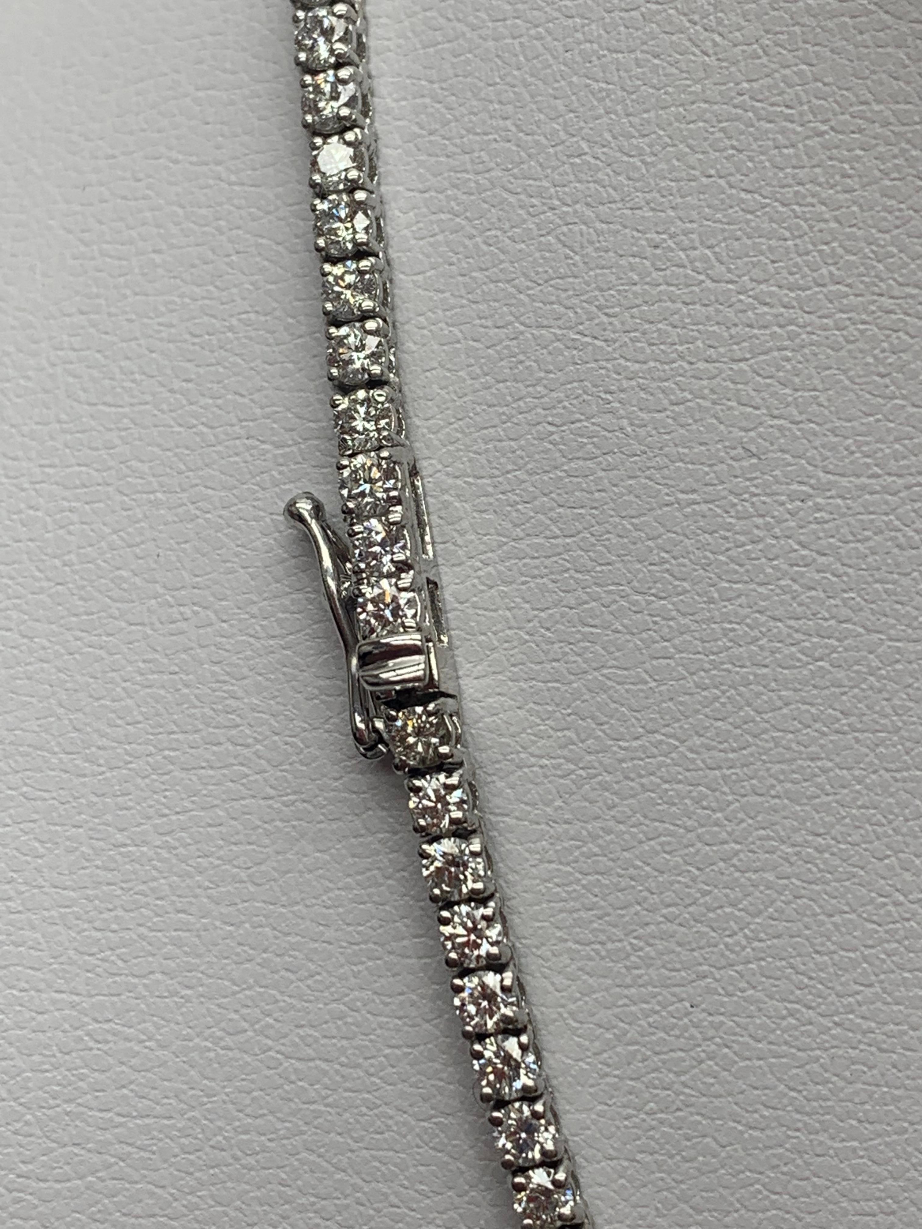 11,31 Karat Diamant-Tennis-Halskette aus 14K Weißgold im Angebot 1
