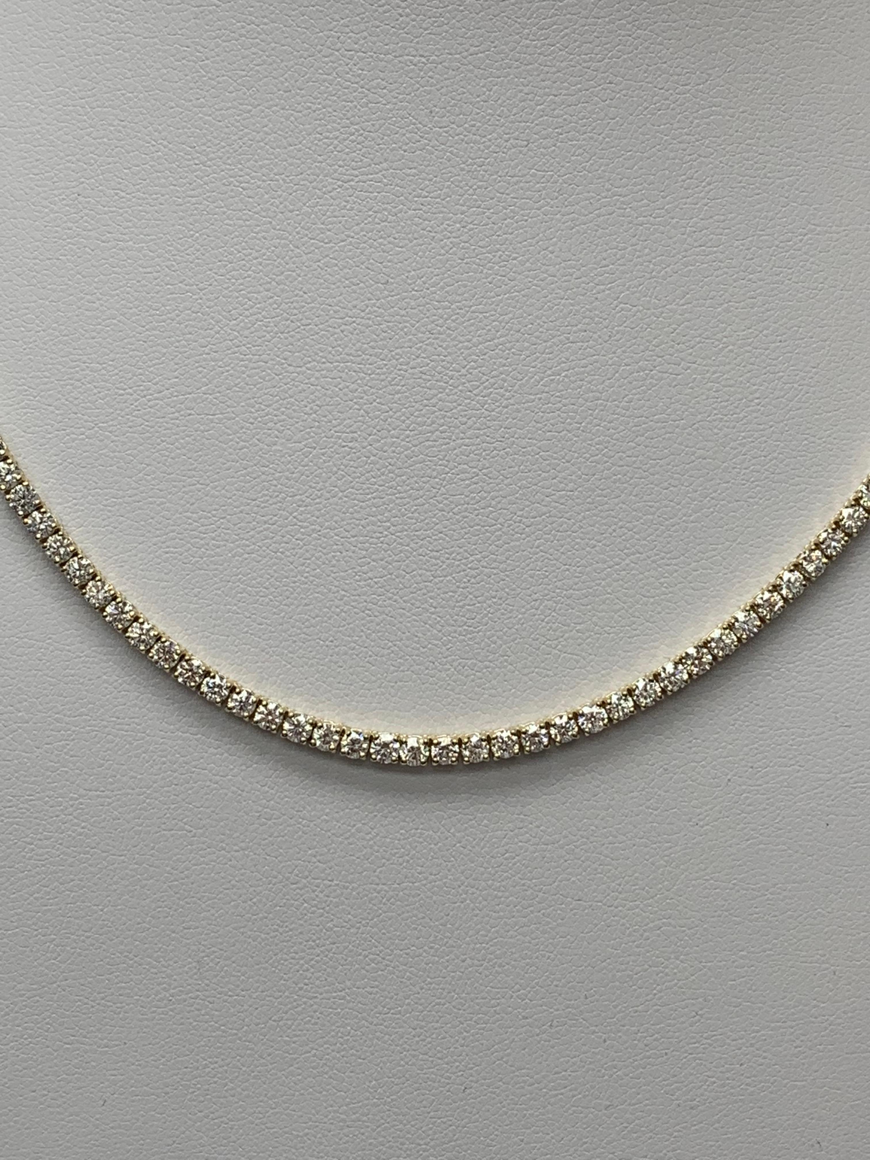 Modern 11.31 Carat Diamond Tennis Necklace in 14K Yellow Gold For Sale