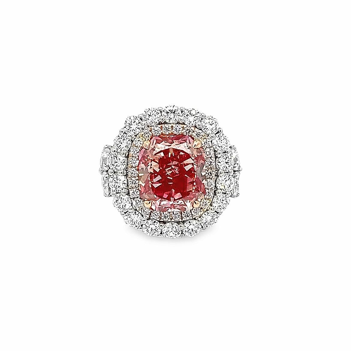 Aesthetic Movement 11.31CT Total Weight Fancy Vivid Pink Diamond Ring, GIA Certified For Sale