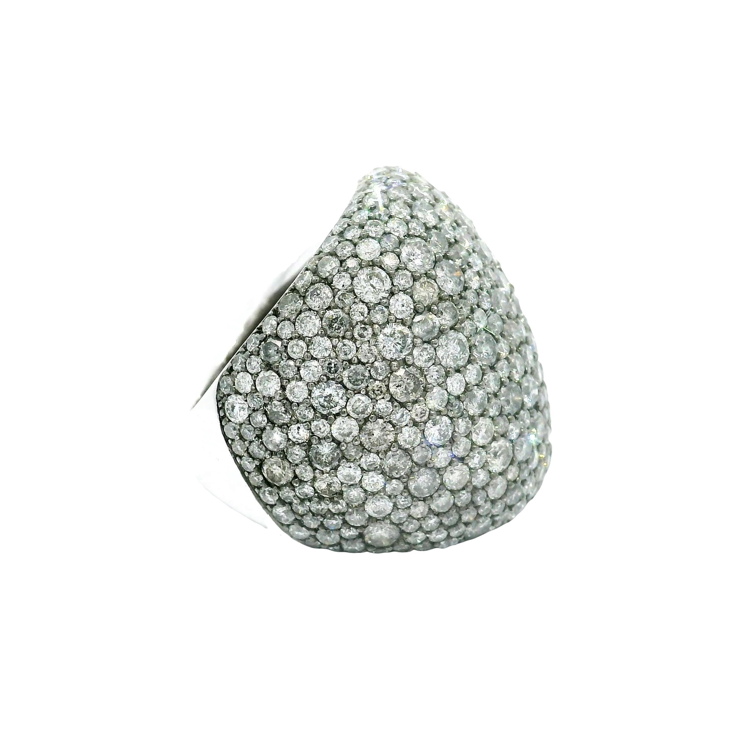 Taille ronde 11.32 Carat Diamond Pave 18k White Gold Wide Dome Band Ring (bague à large dôme en or blanc) en vente