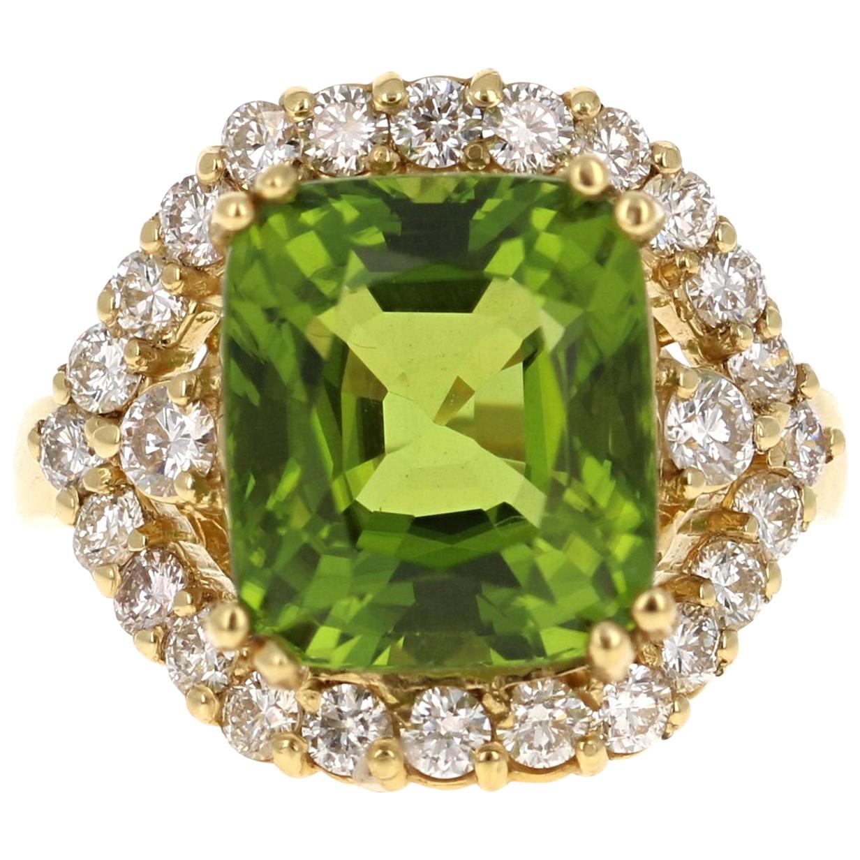 Contemporary 11.32 Carat Peridot Diamond 18 Karat Yellow Gold Bridal Ring For Sale