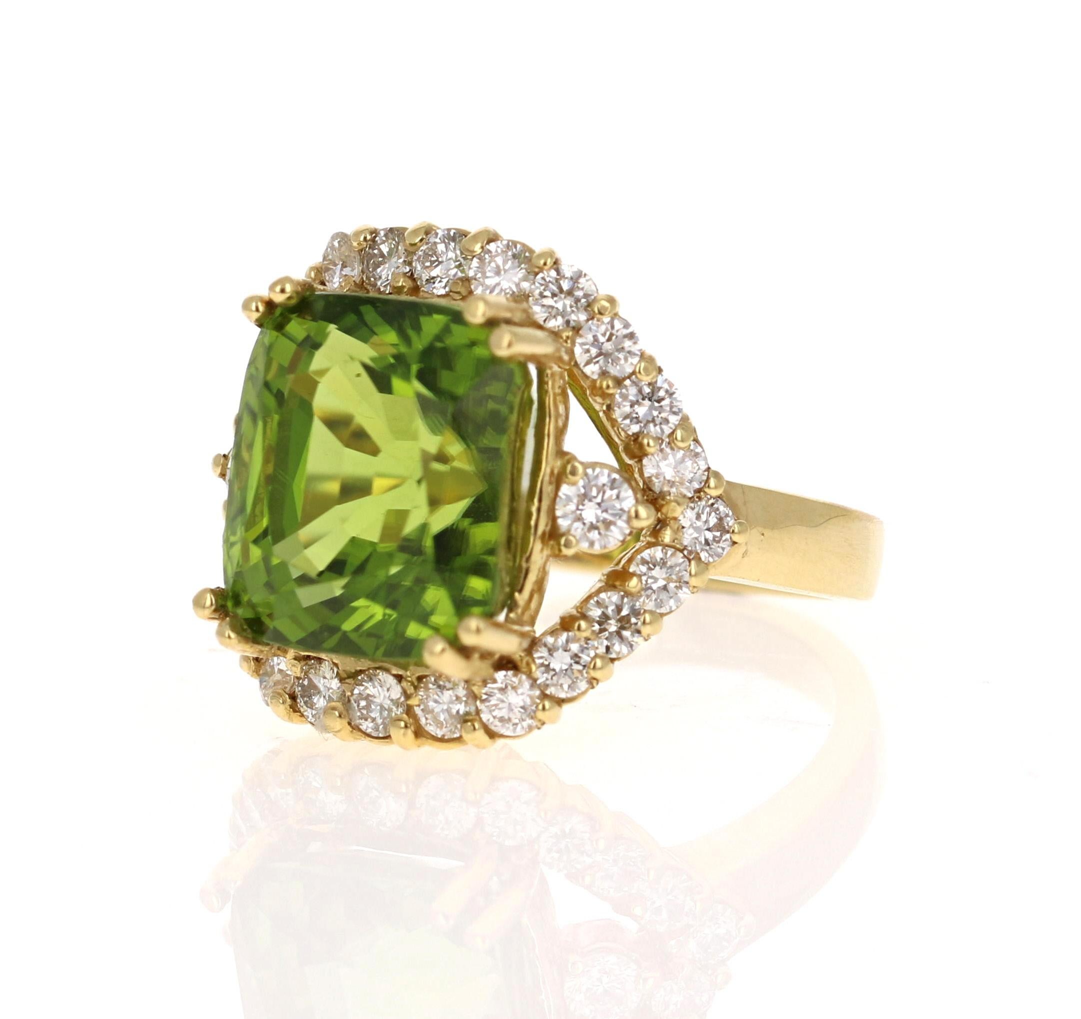 Modern 11.32 Carat Peridot Diamond 18 Karat Yellow Gold Bridal Ring