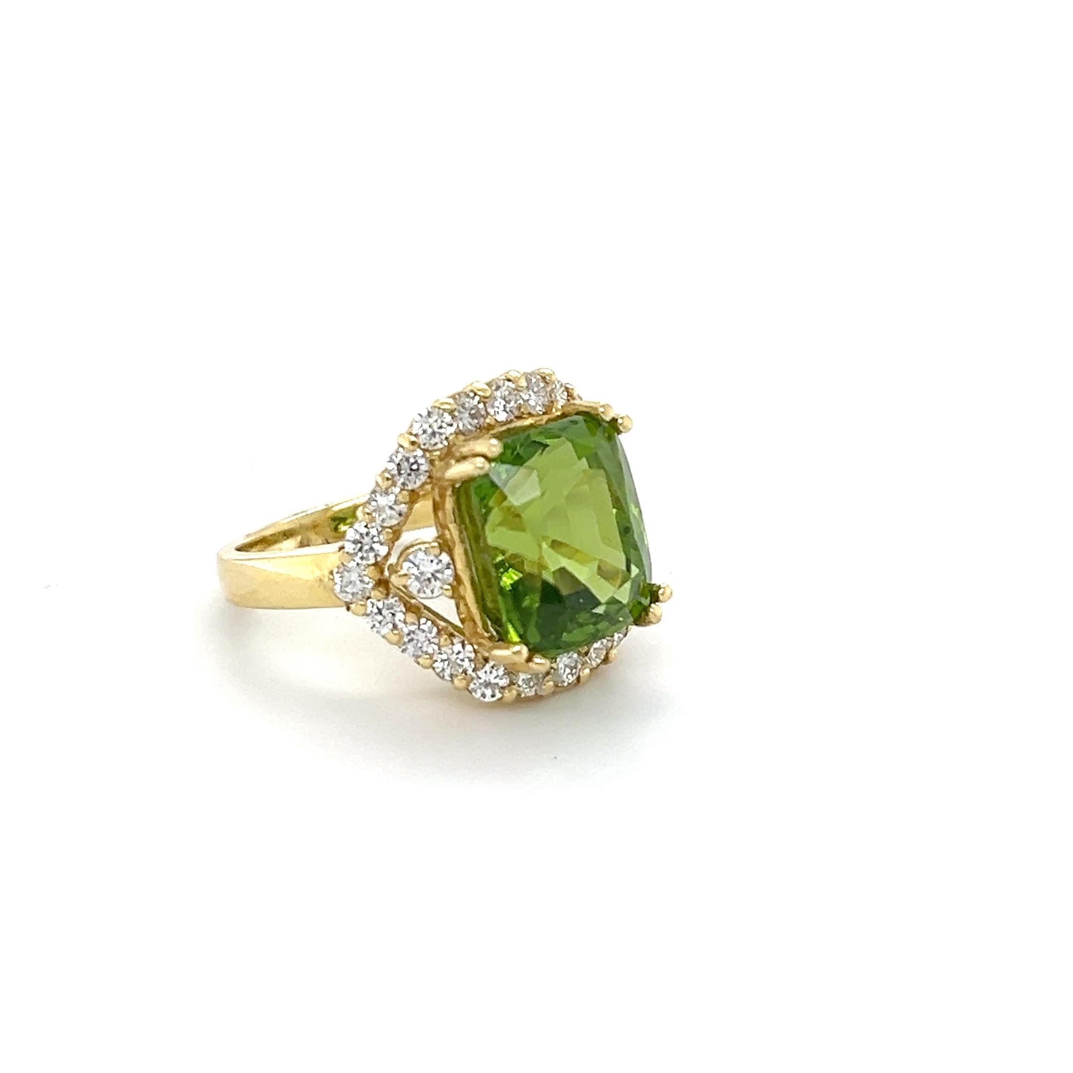 11.32 Carat Peridot Diamond 18 Karat Yellow Gold Bridal Ring For Sale 3