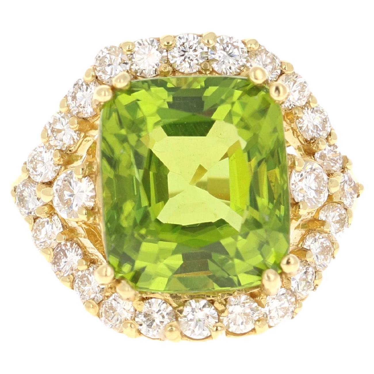 11.32 Carat Peridot Diamond 18 Karat Yellow Gold Ring For Sale