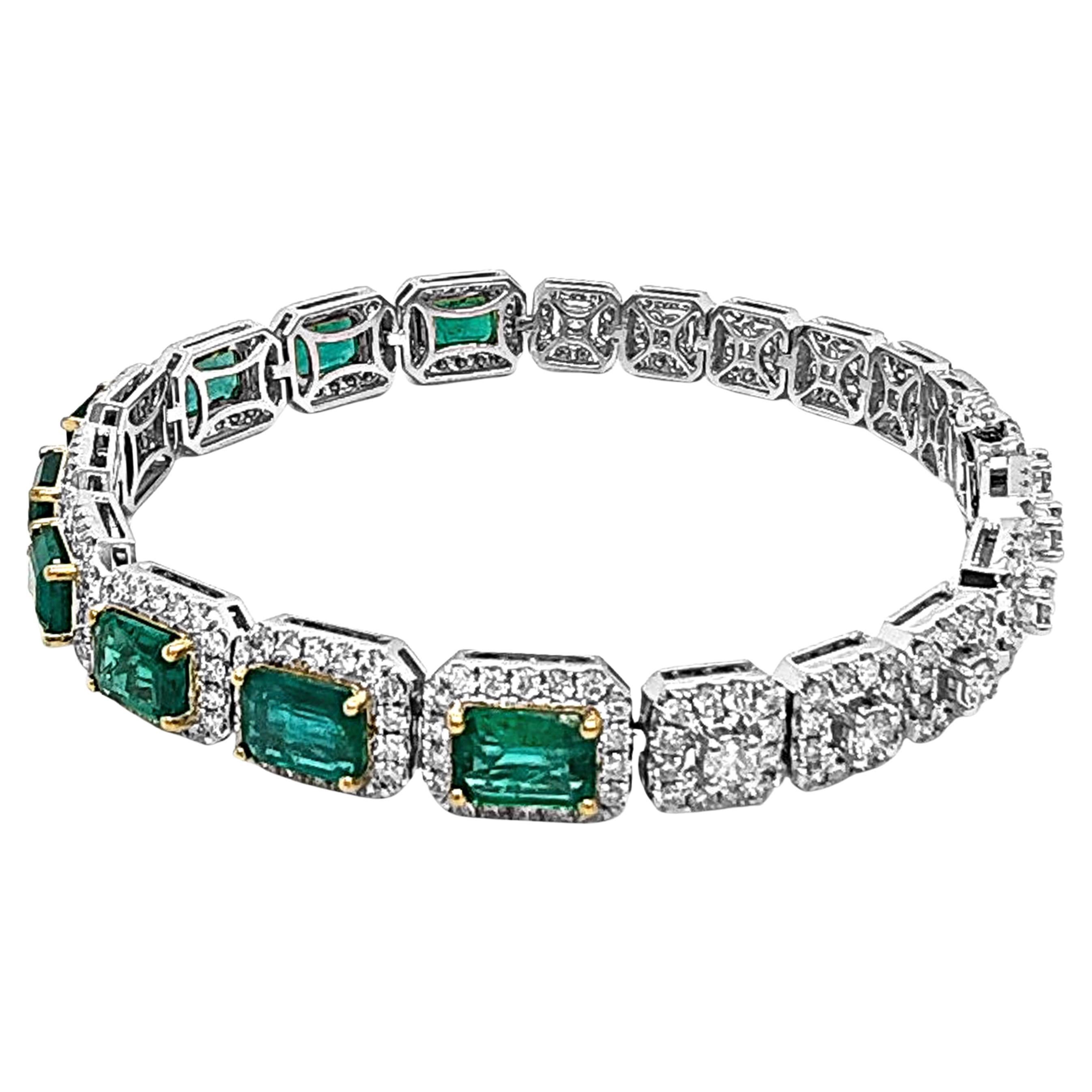 11.32 Carats Emerald and White Diamond White Gold Bracelet For Sale