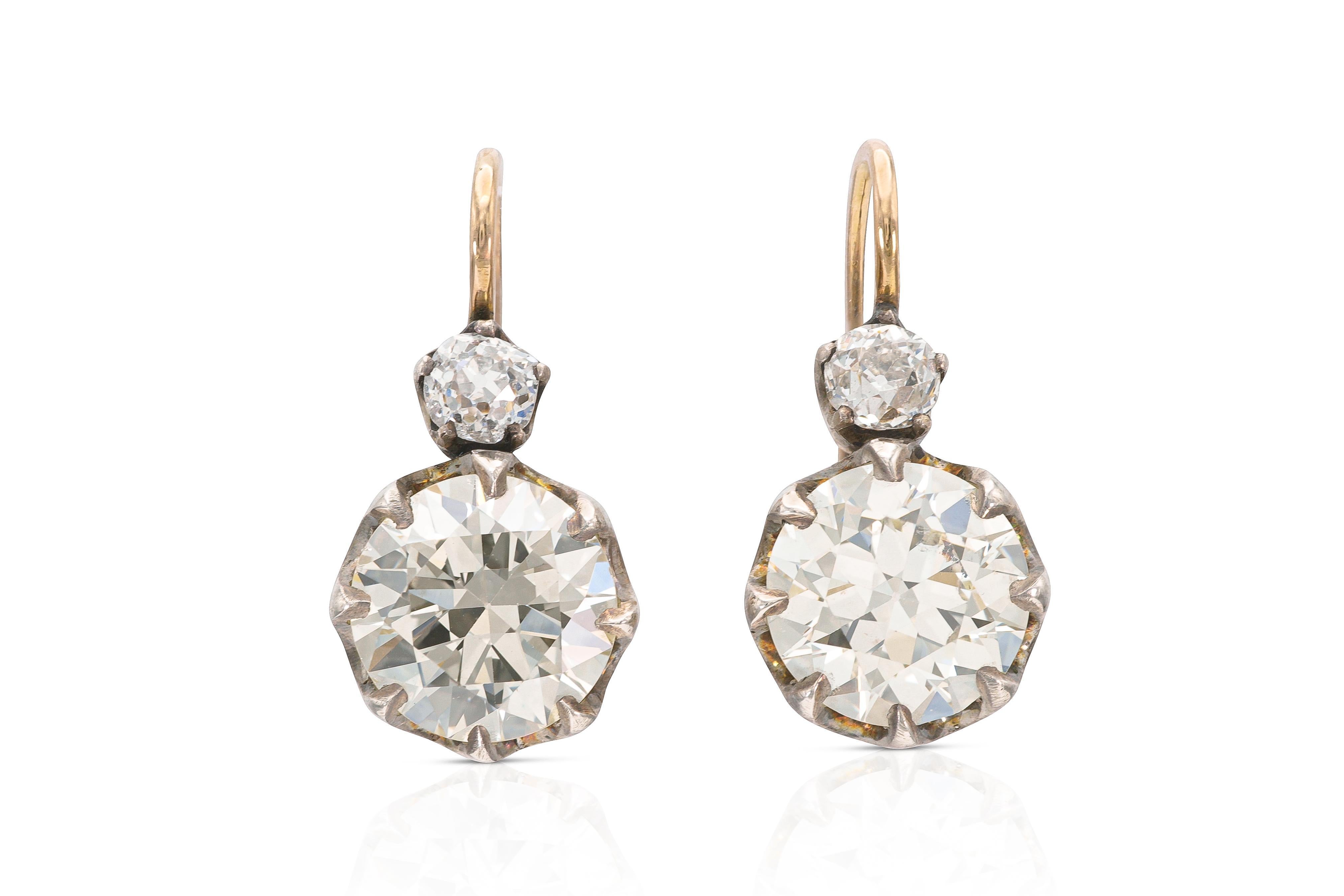 Boucles d'oreilles pendantes avec grappe de diamants de 11,33 carats de taille européenne ancienne Bon état - En vente à New York, NY