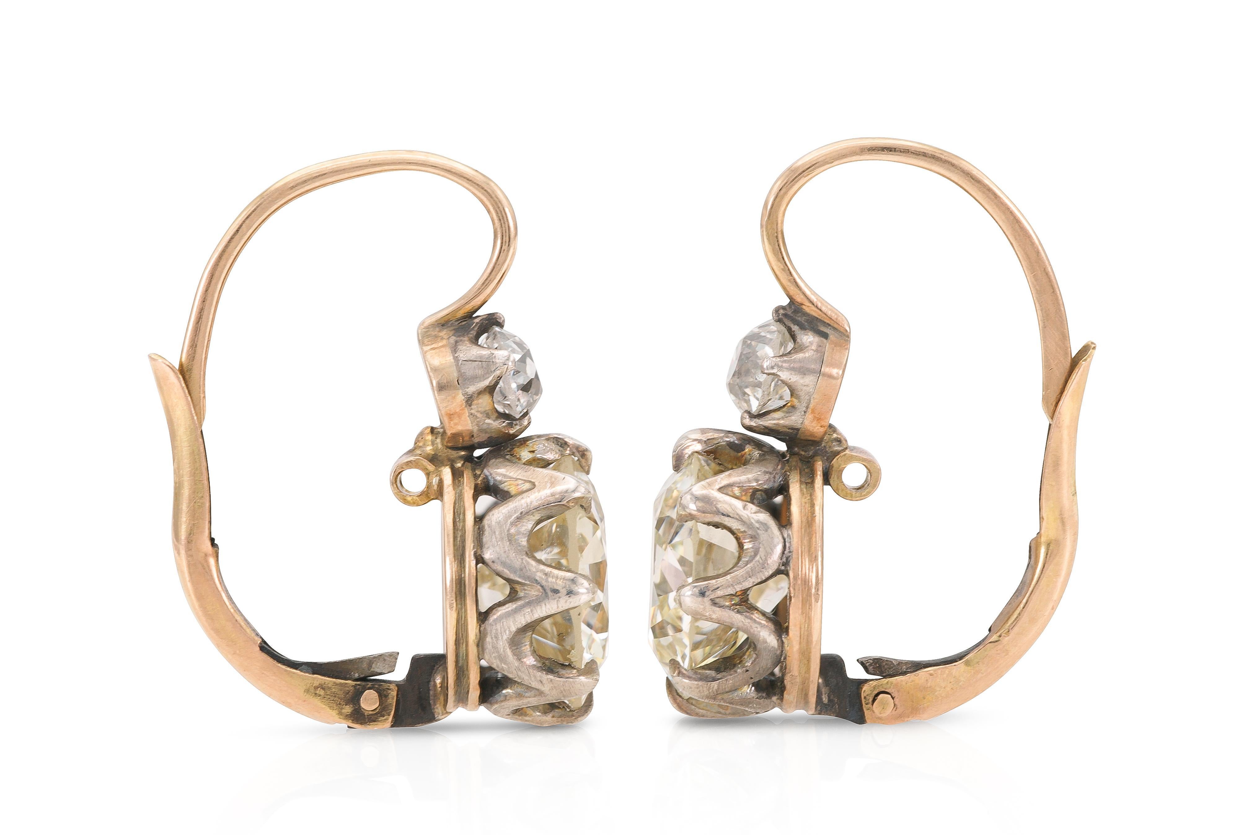 Boucles d'oreilles pendantes avec grappe de diamants de 11,33 carats de taille européenne ancienne en vente 1